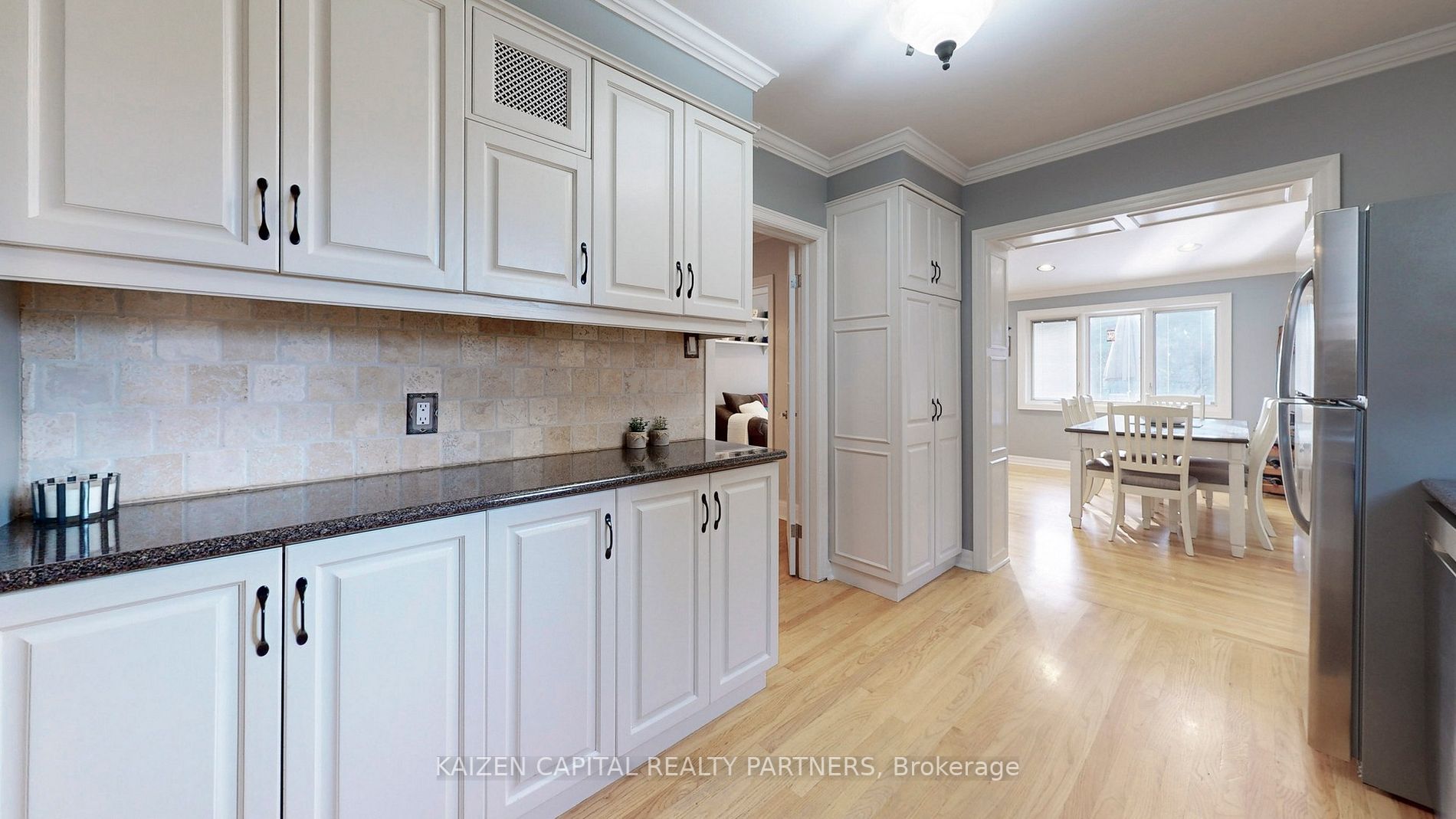 15 Stamford Sq N