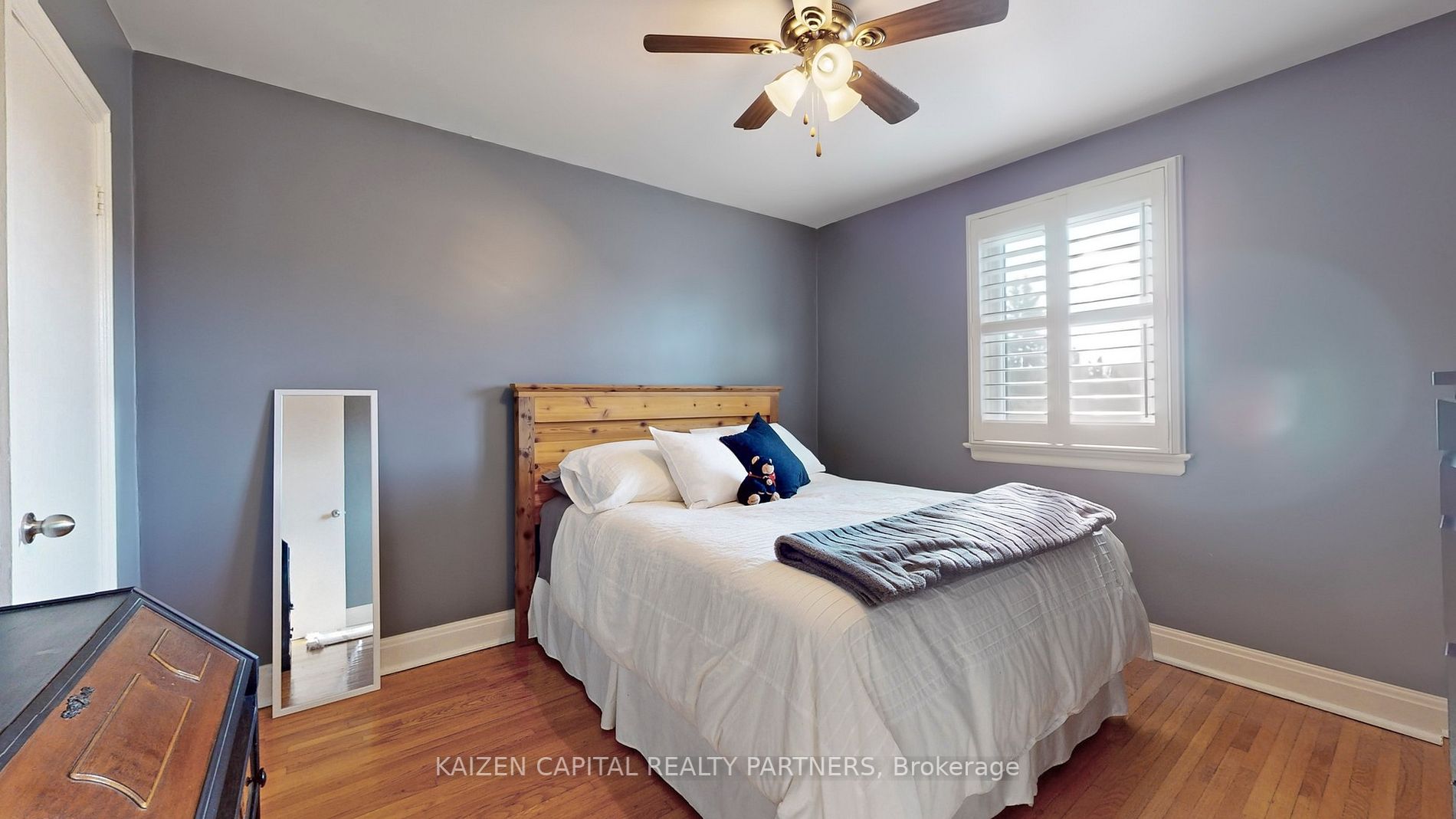 15 Stamford Sq N