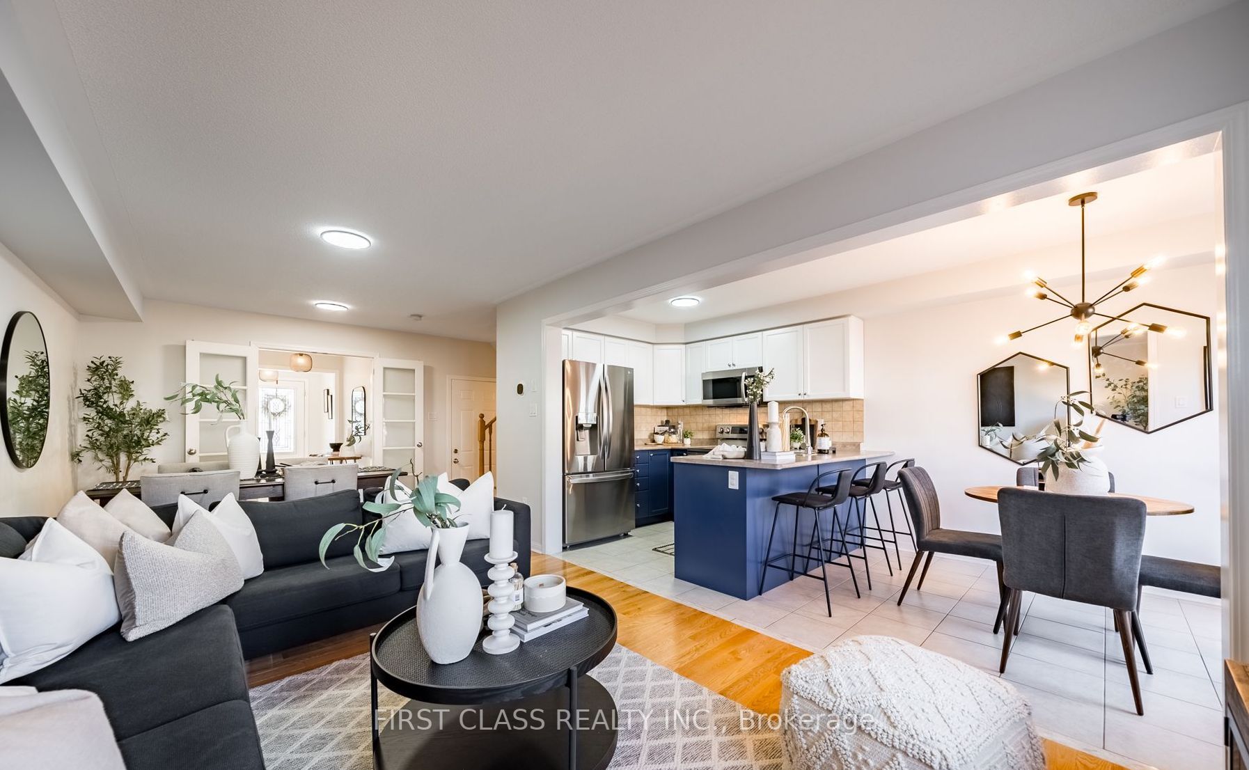 48 Adanac Dr S