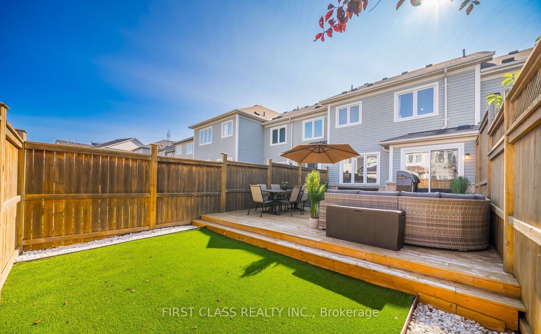 48 Adanac Dr S