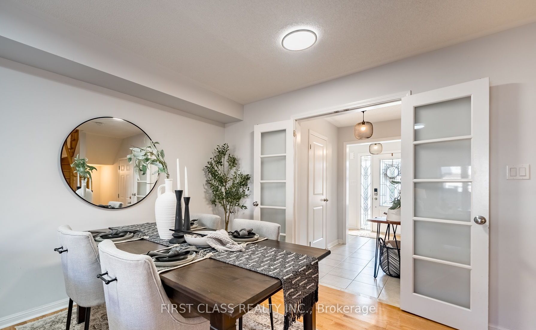 48 Adanac Dr S