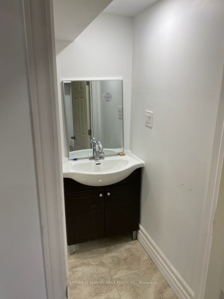 15 Willowhurst (Bsmt) Cres