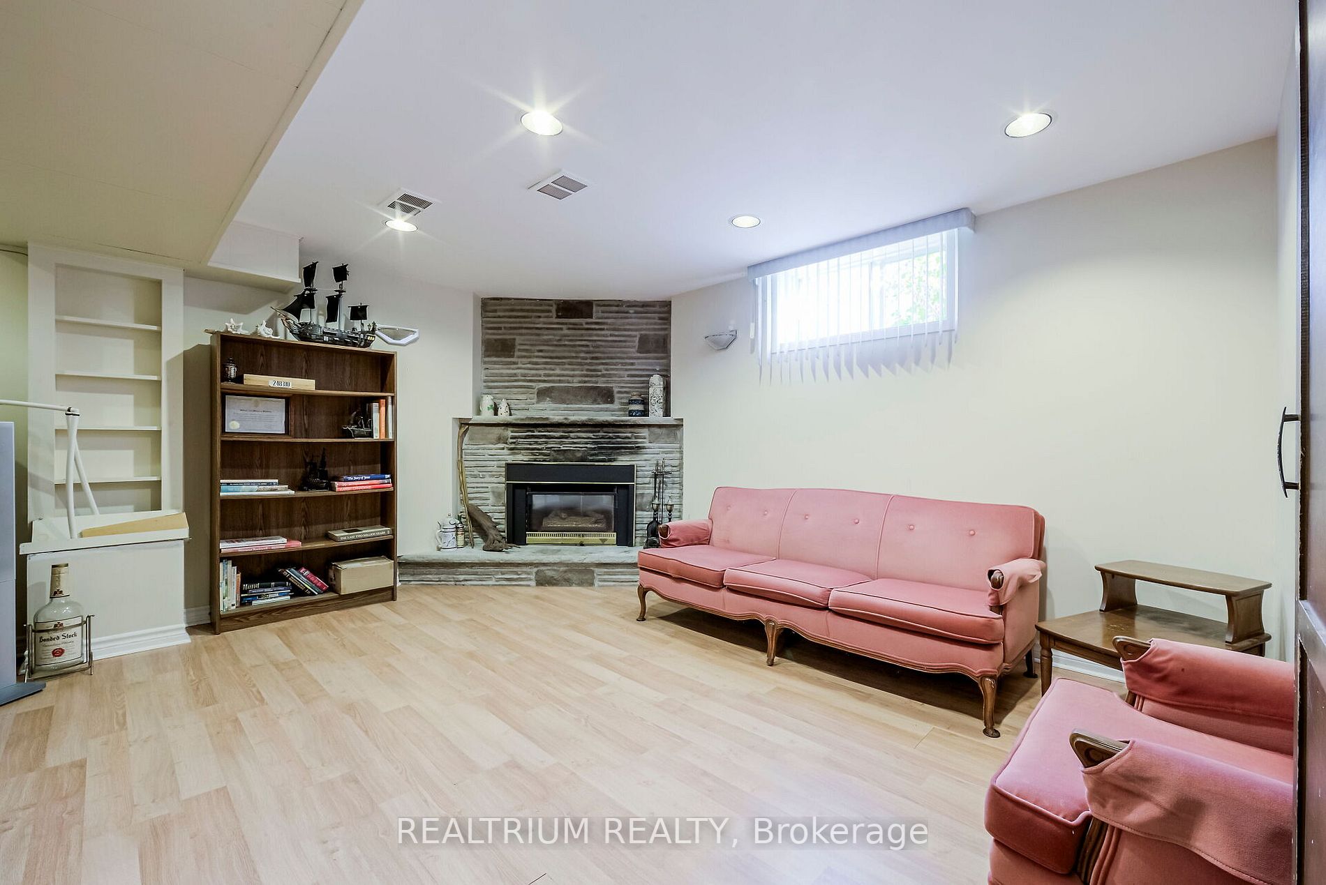 105 Chandler Dr