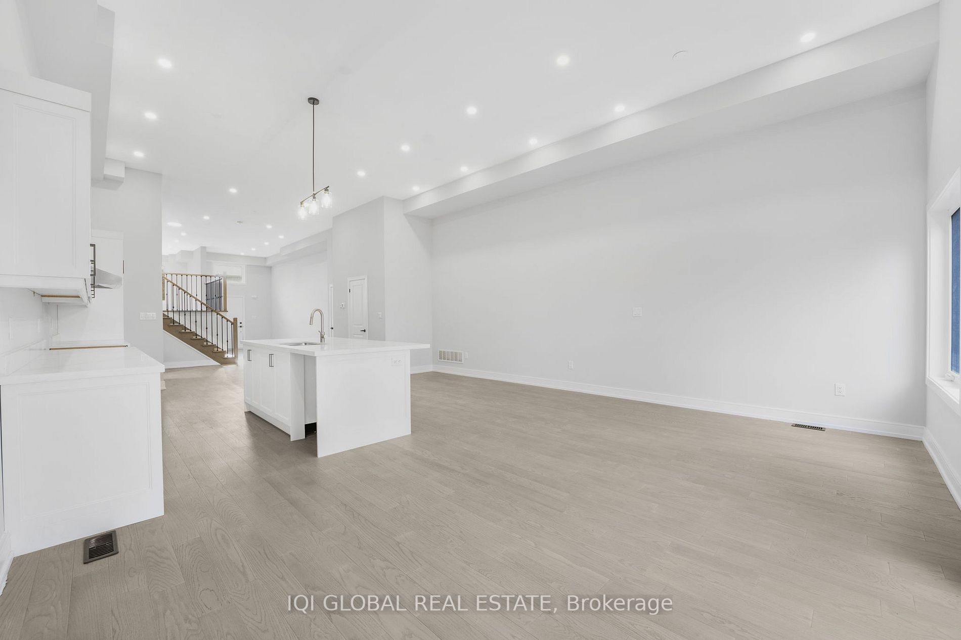 310 Anderson Ave