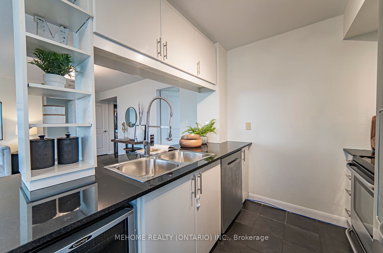 25 Town Centre Crt, #2502