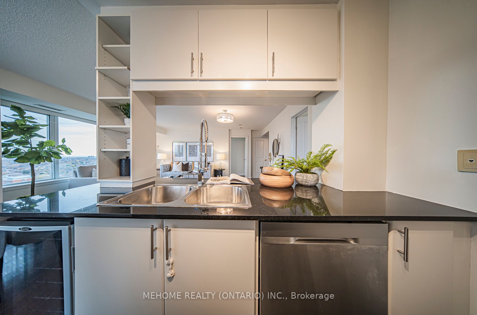 25 Town Centre Crt, #2502