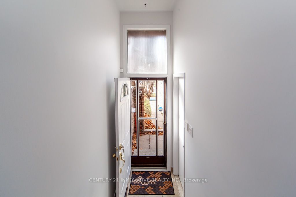 2327 Bridletowne Circ