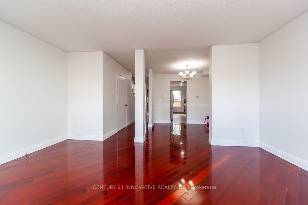 2327 Bridletowne Circ