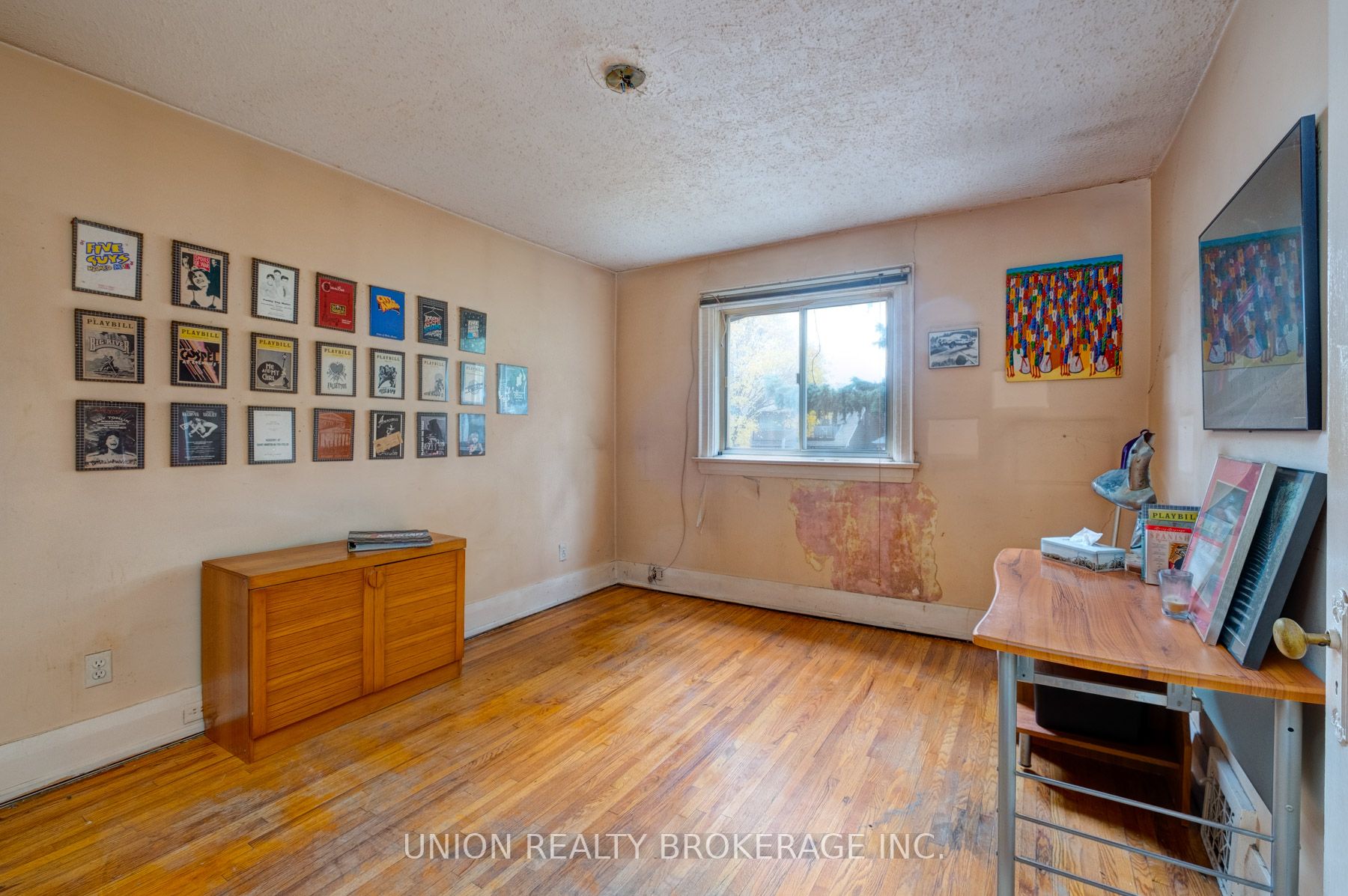 85 Blantyre Ave