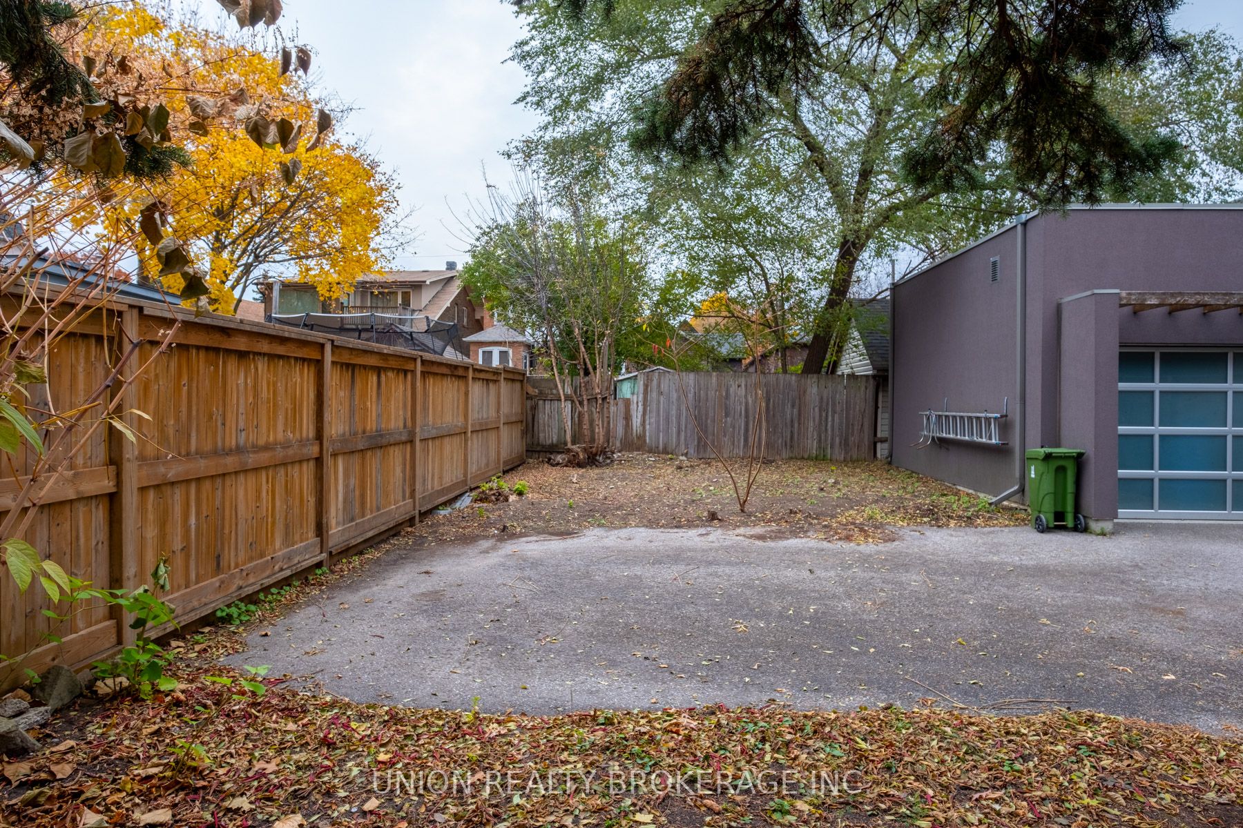 85 Blantyre Ave