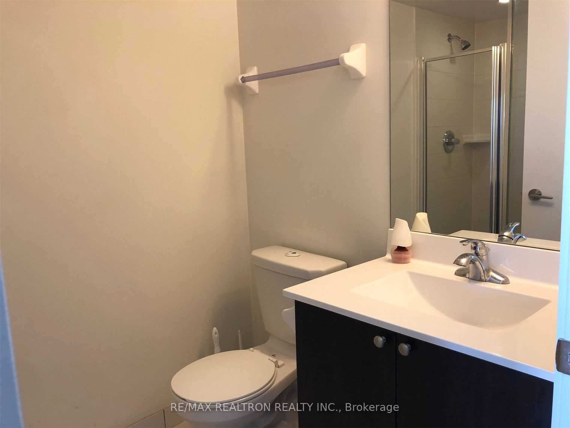 151 Village Green Sq, #1704