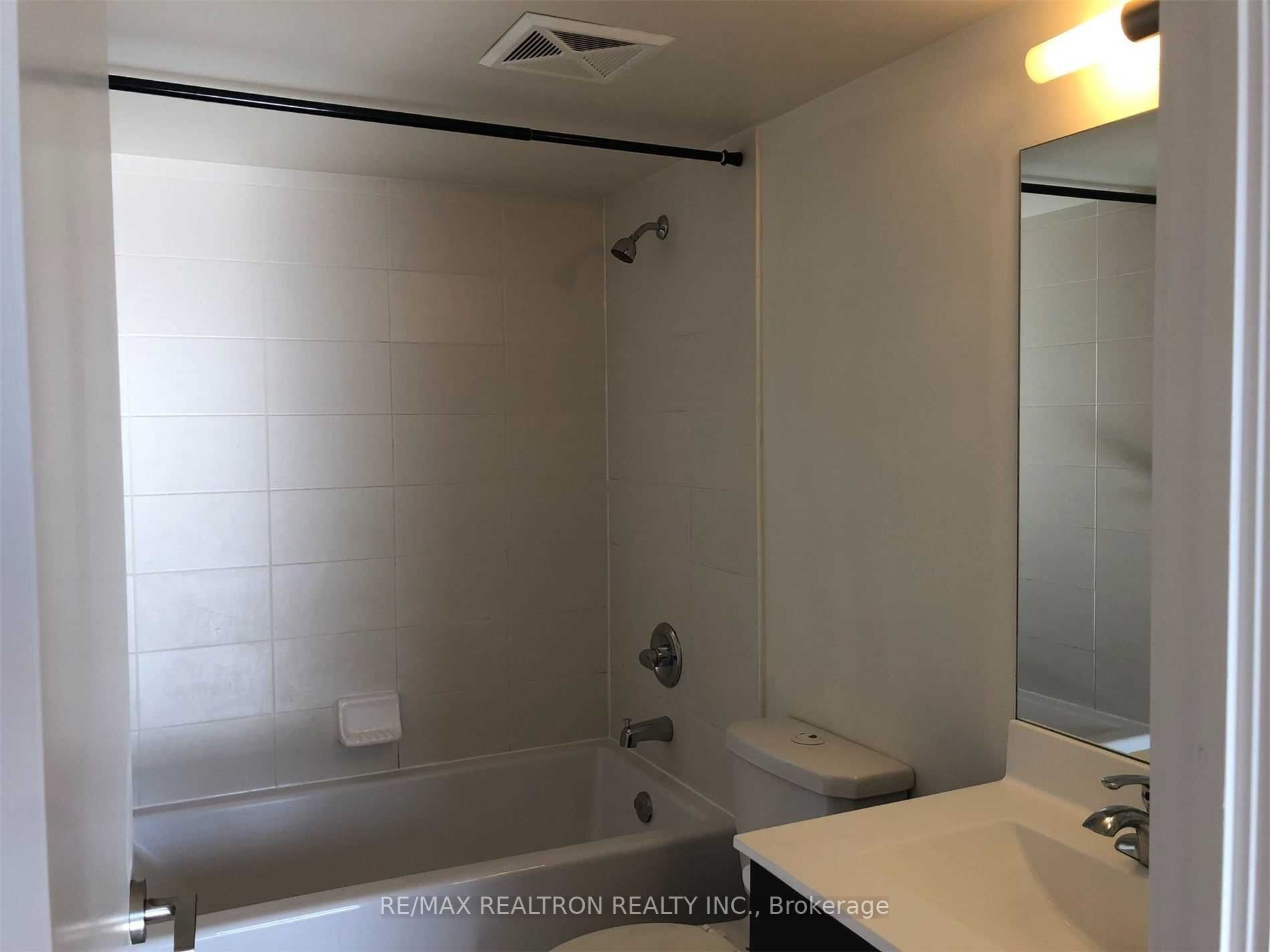 151 Village Green Sq, #1704
