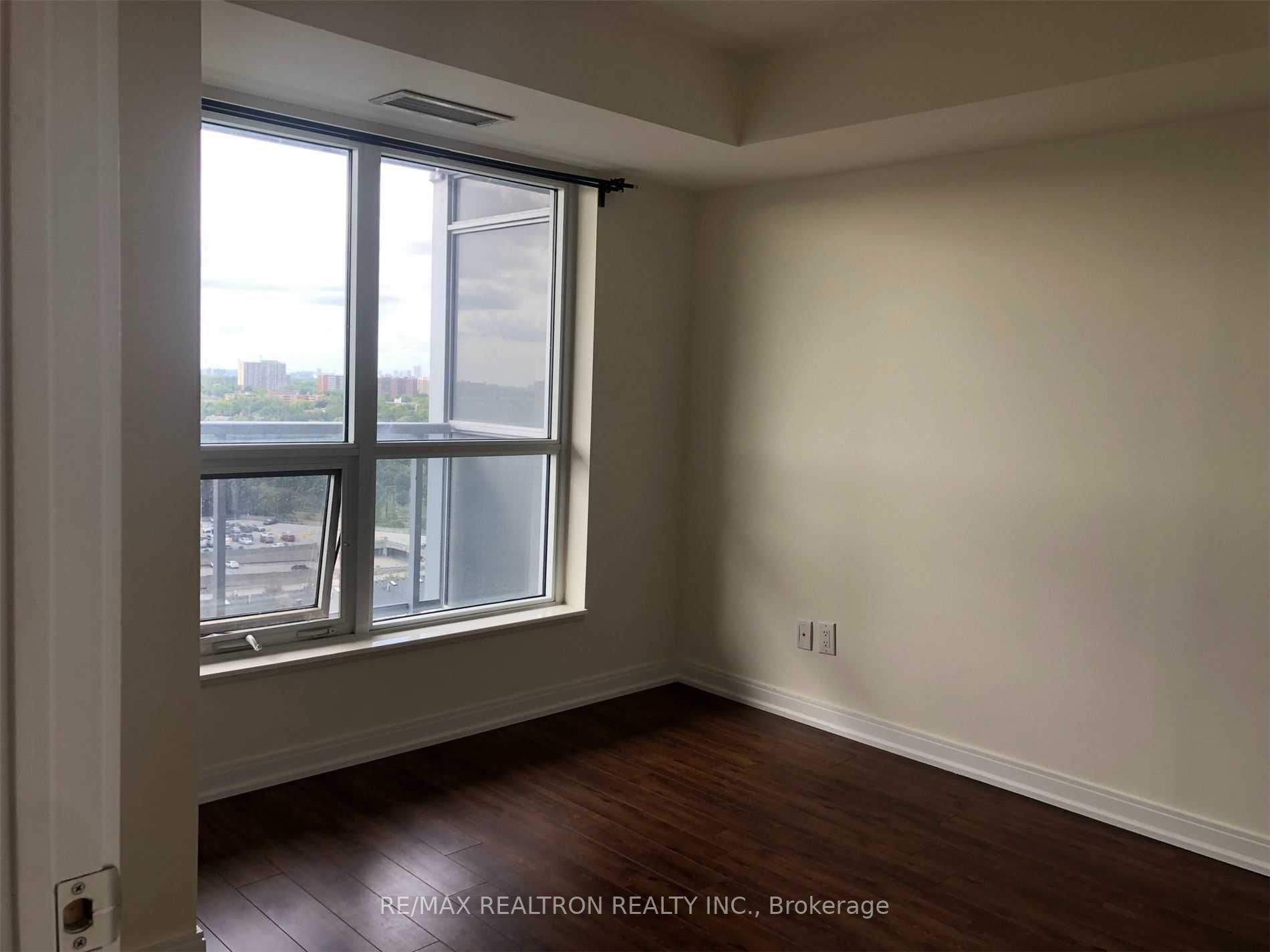 151 Village Green Sq, #1704