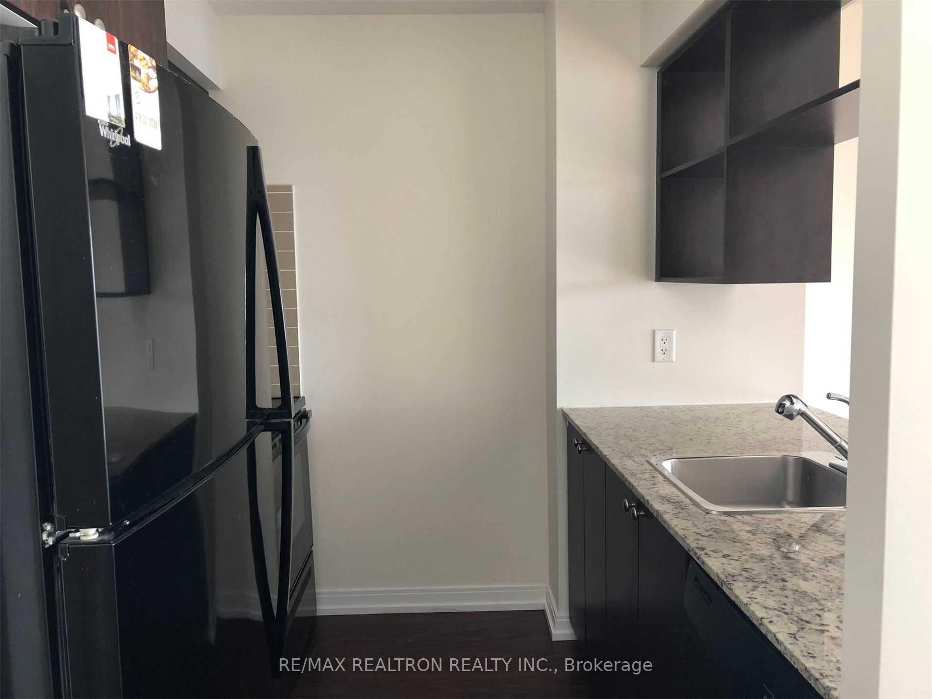 151 Village Green Sq, #1704