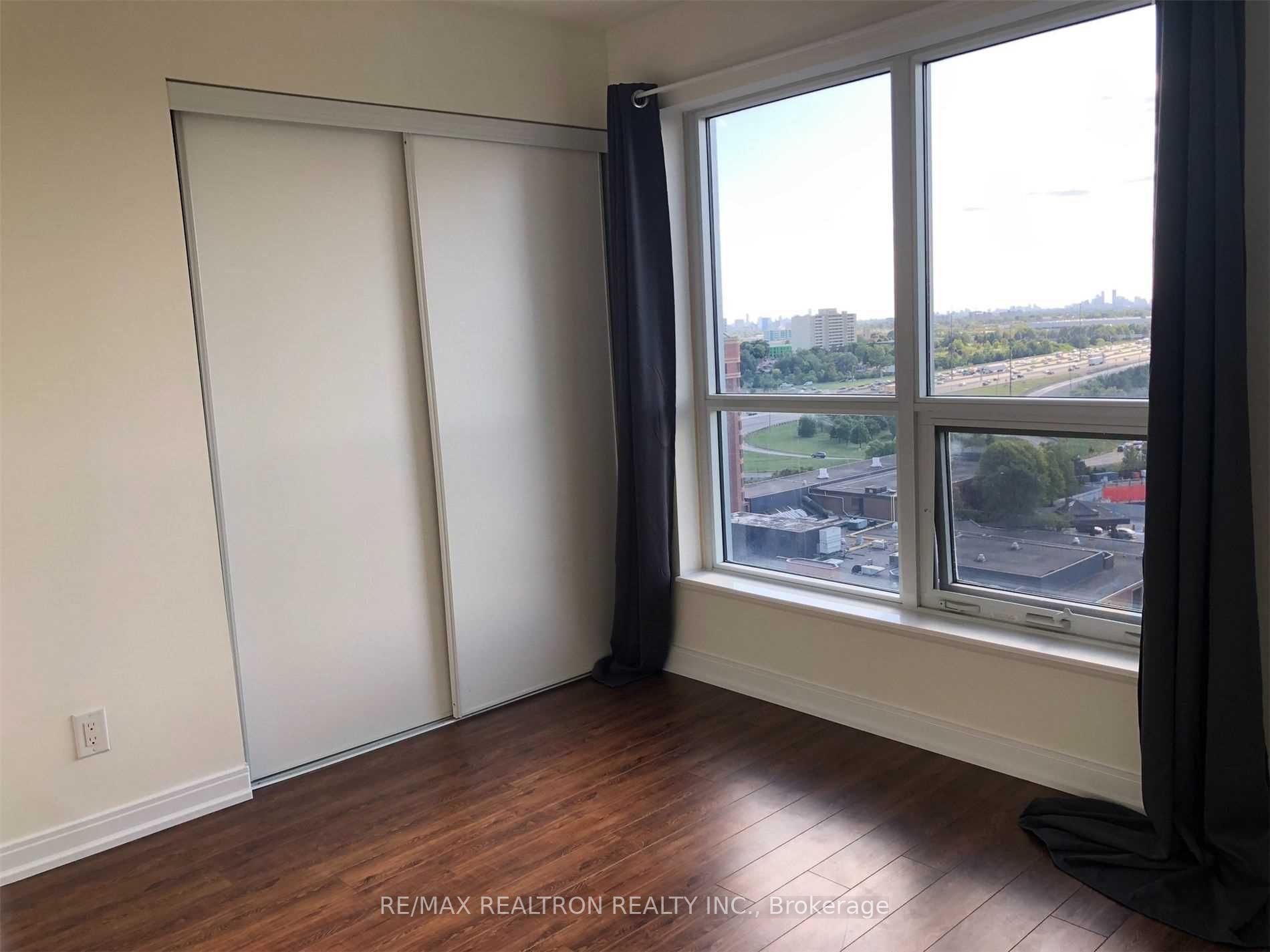 151 Village Green Sq, #1704