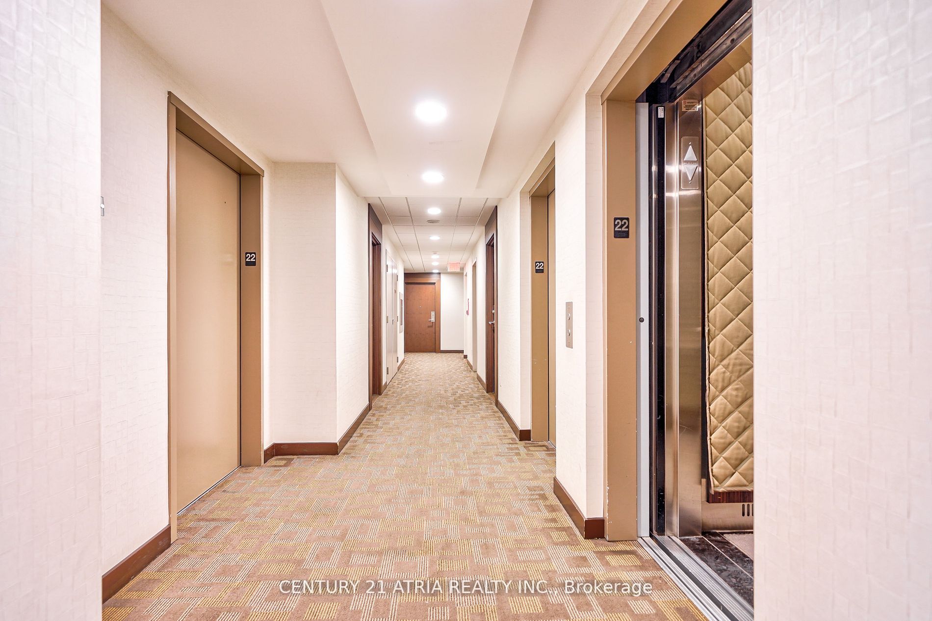 181 Village Green Sq, #2211