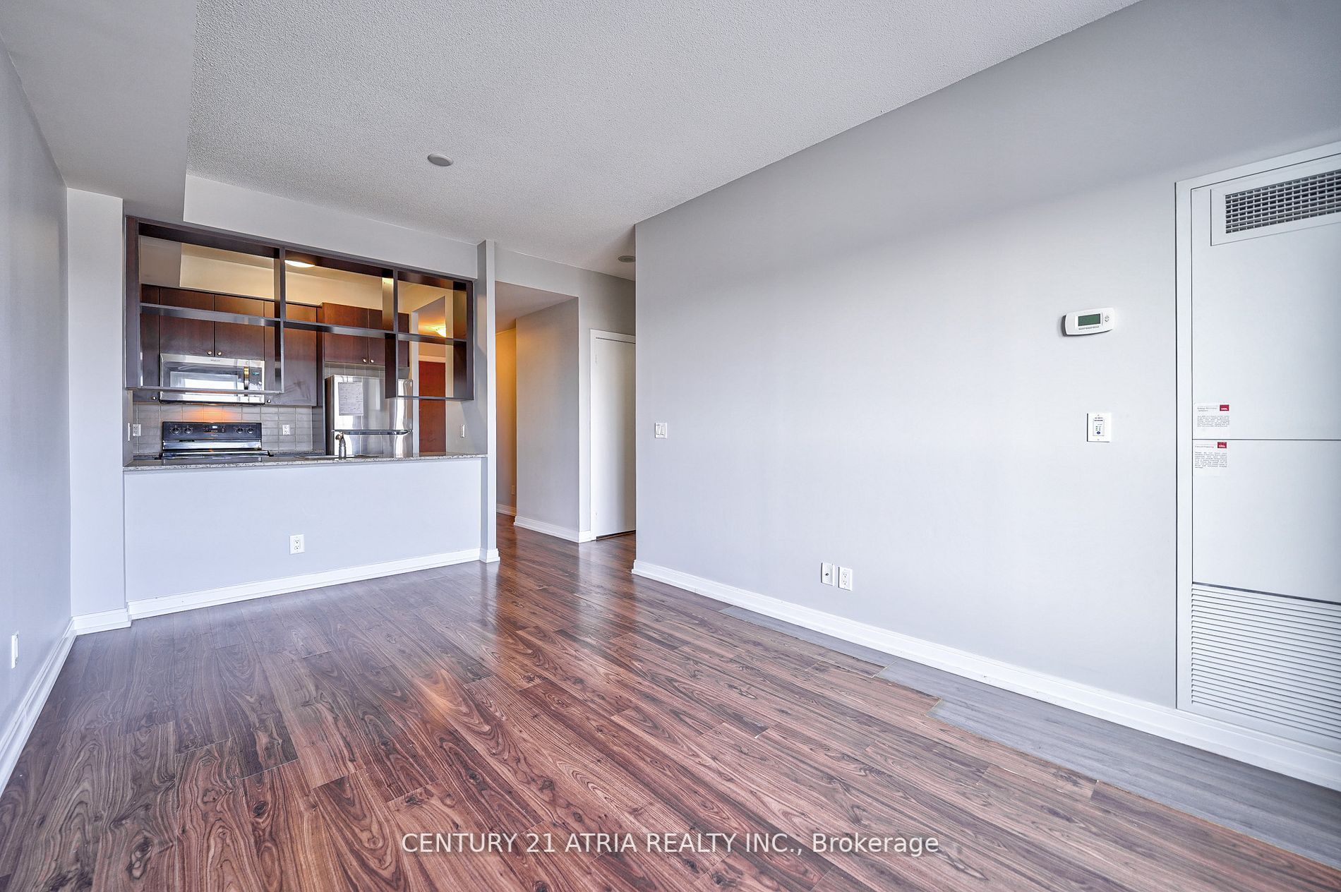 181 Village Green Sq, #2211