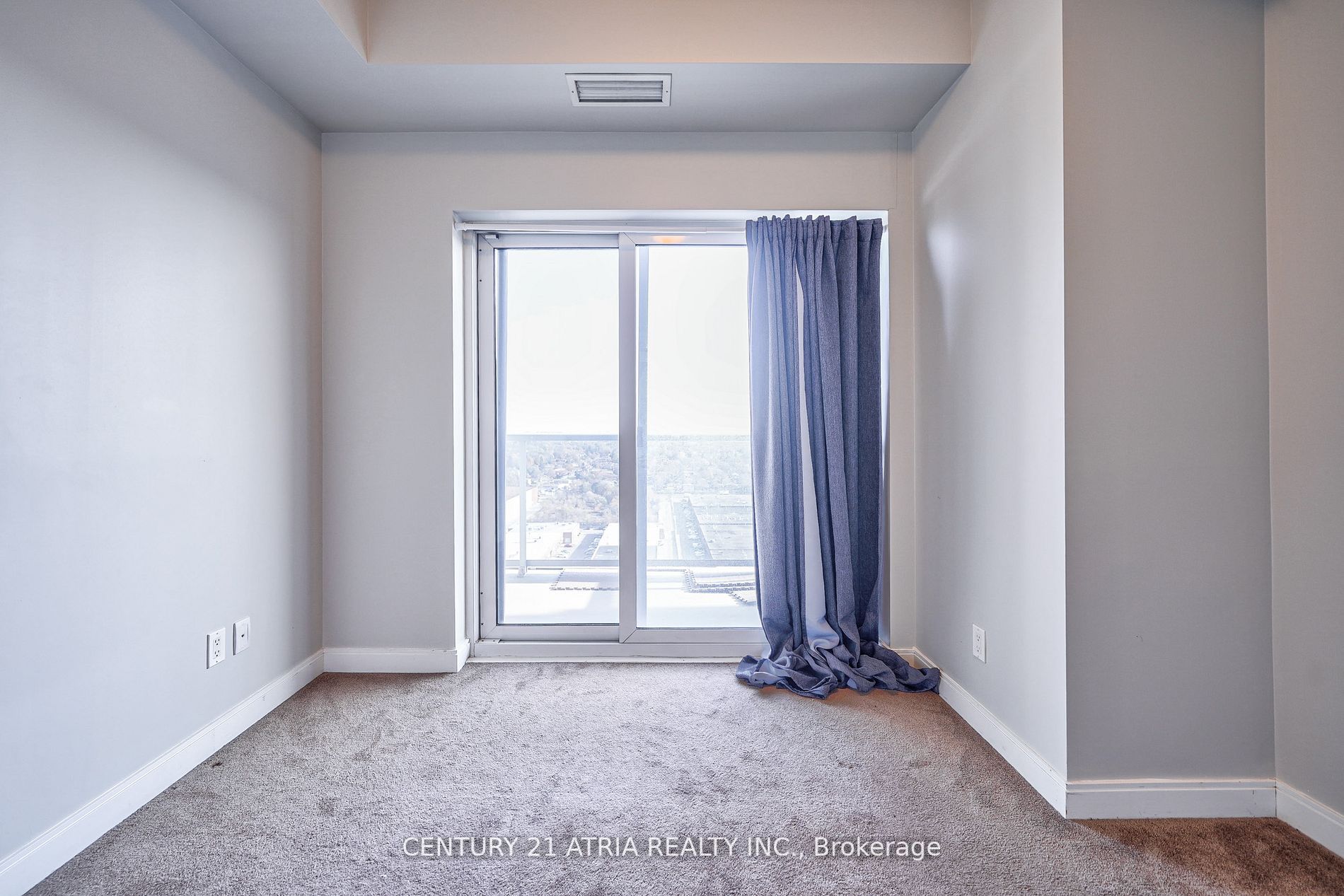 181 Village Green Sq, #2211