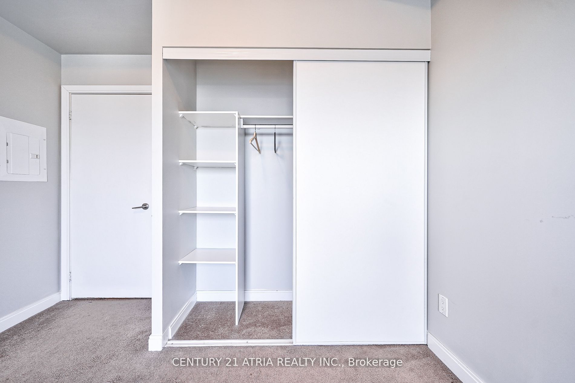 181 Village Green Sq, #2211