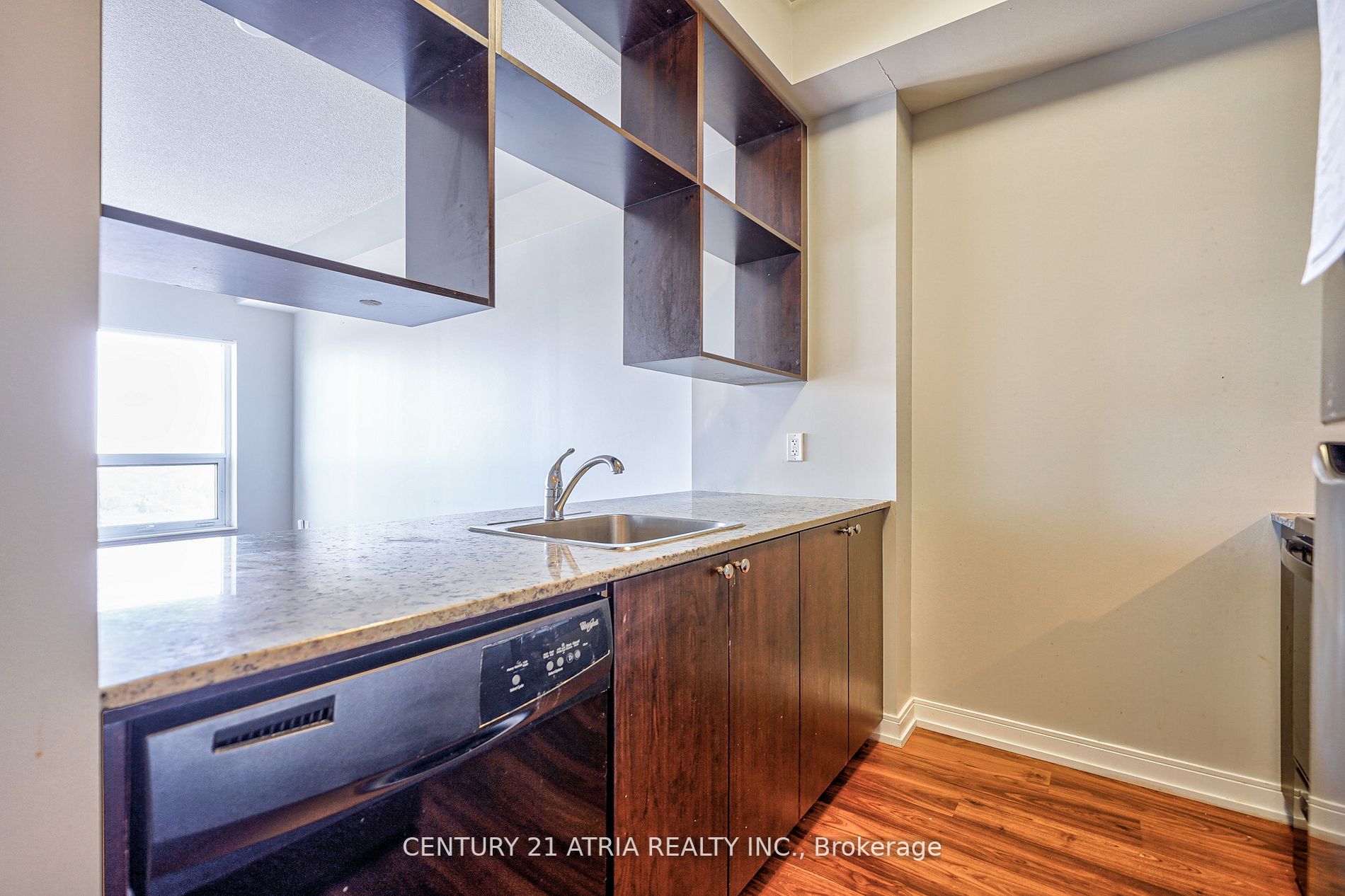 181 Village Green Sq, #2211