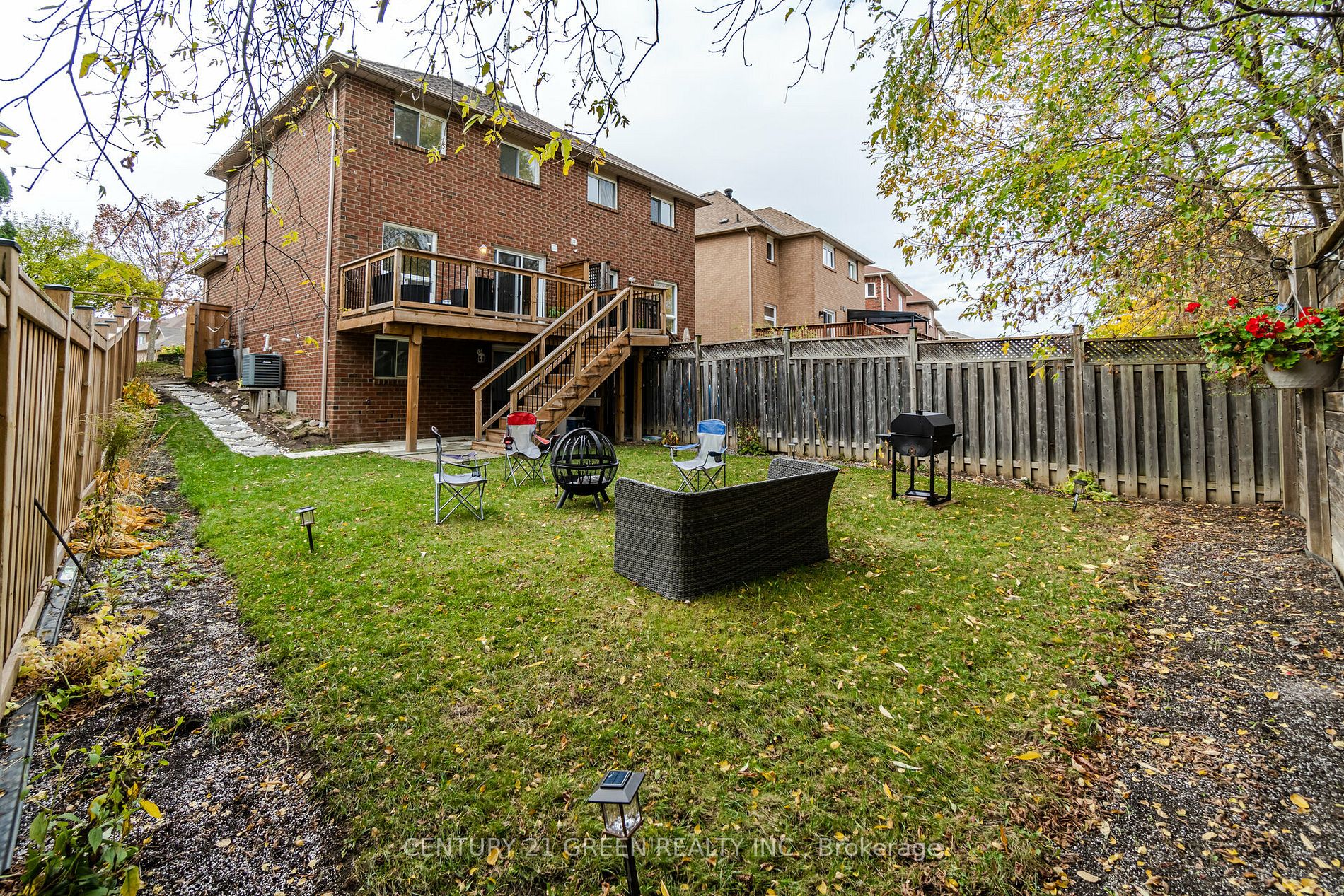 1610 Autumn Cres