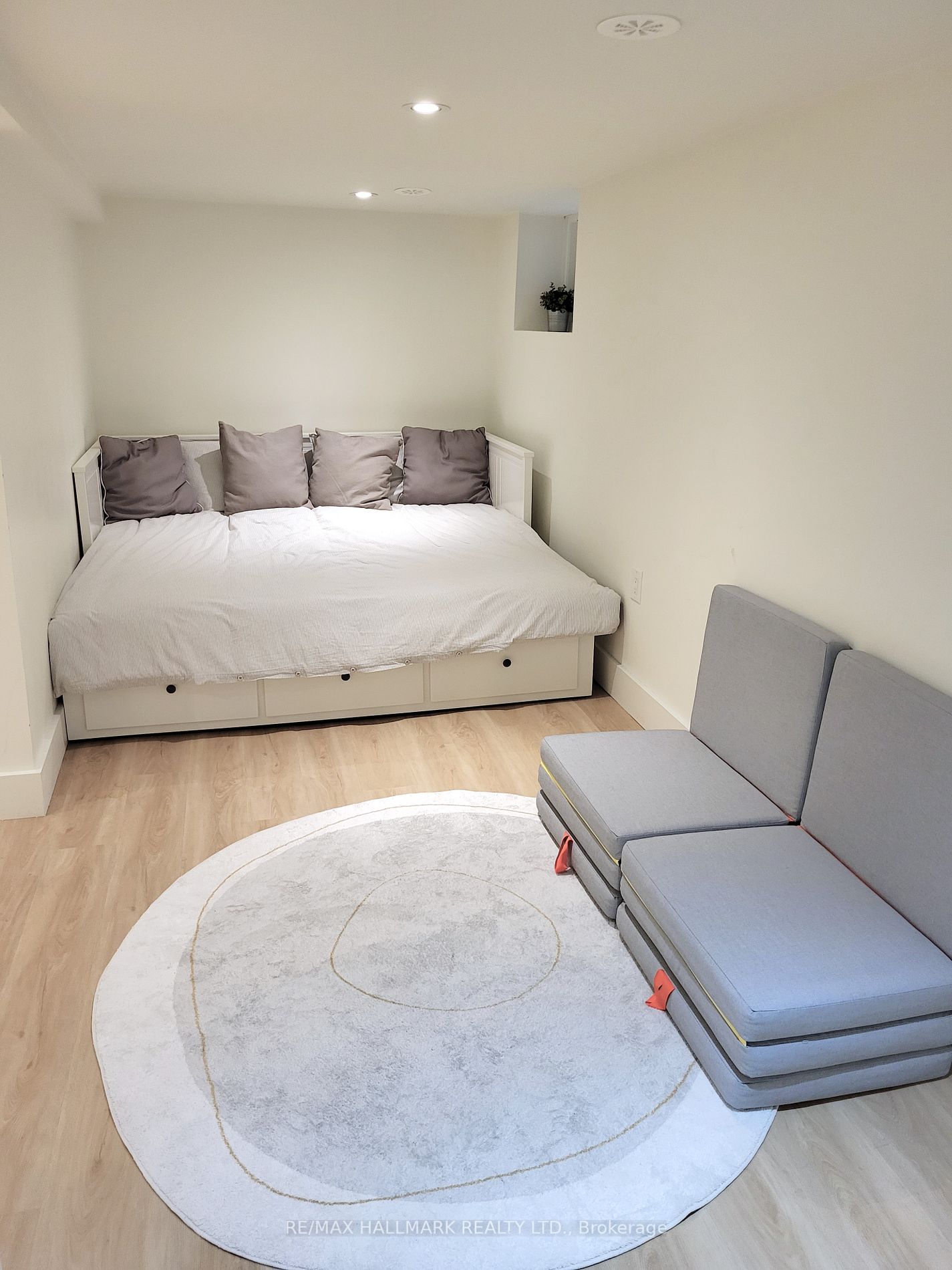101 Kent Rd E