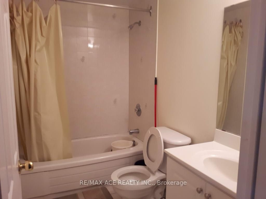 27 Valley Centre Dr, #Bsmt