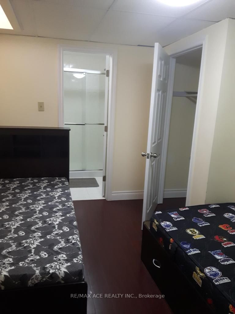 27 Valley Centre Dr, #Bsmt