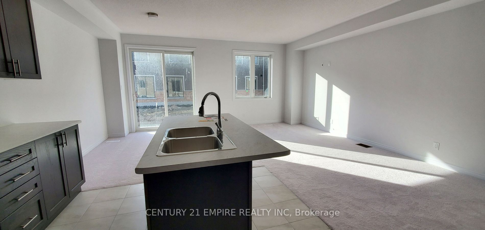 2042 Cameron Lott Cres