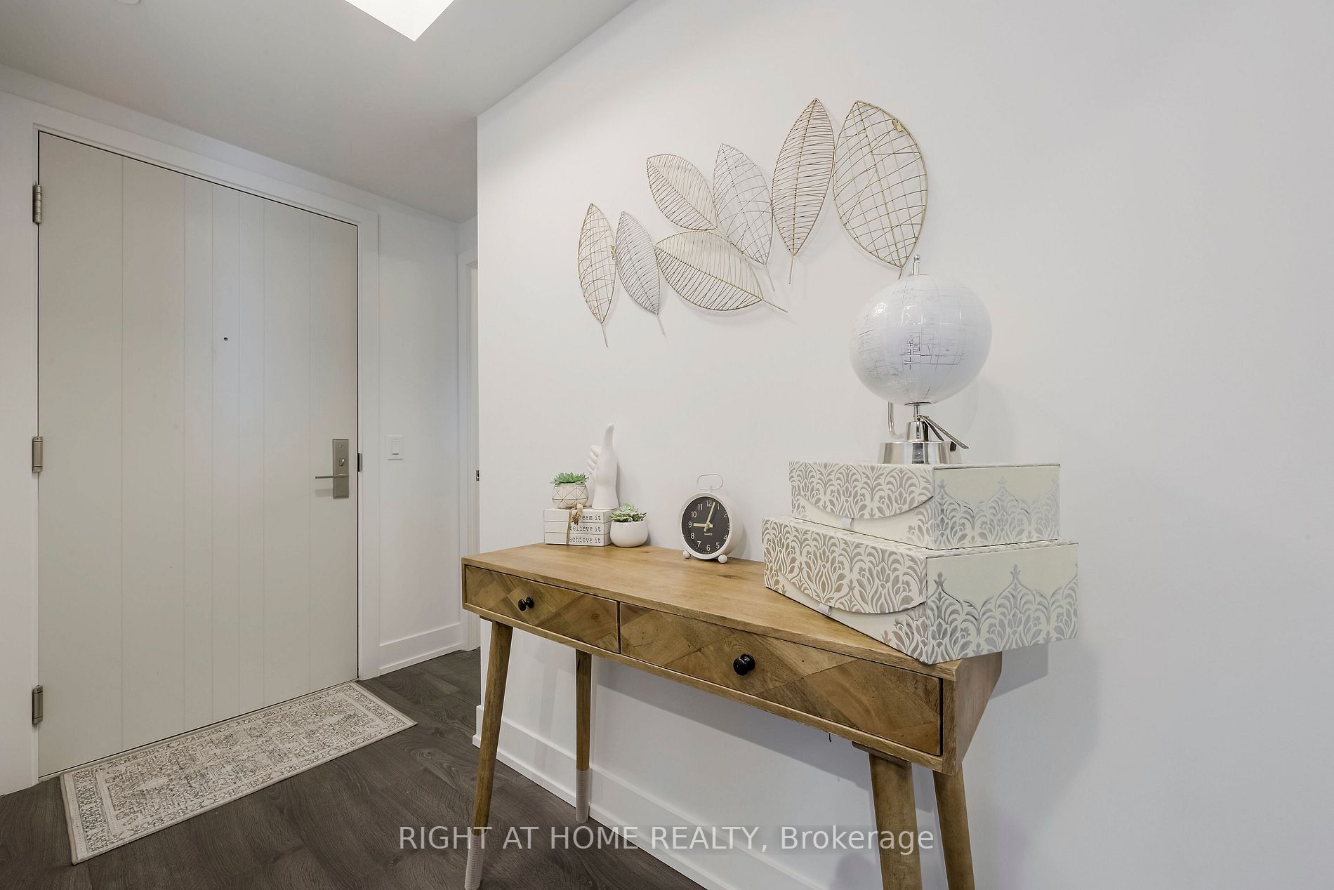 2550 Simcoe St N, #305