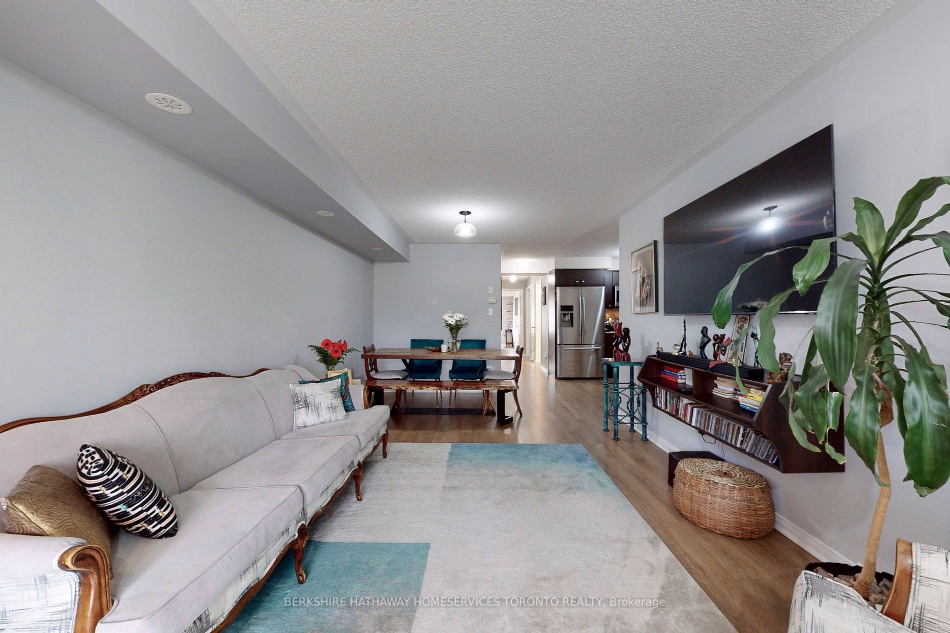 6063 Kingston Rd, #10