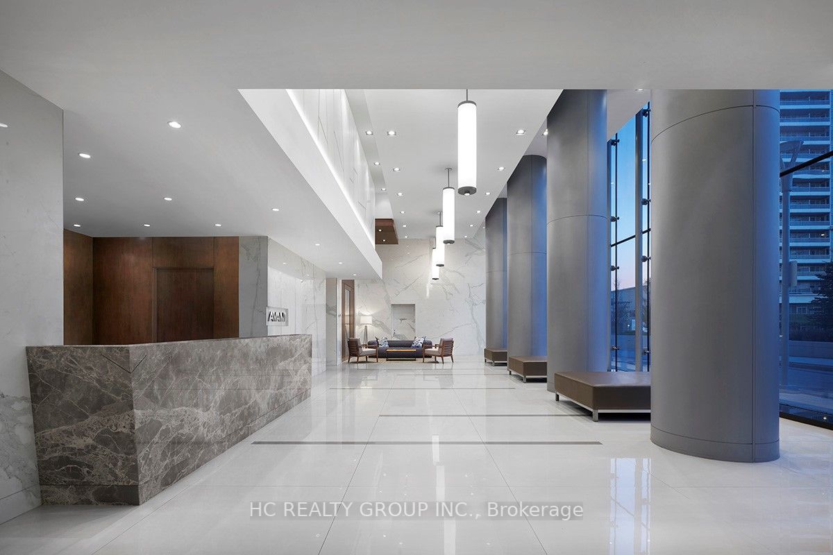 275 Village Green Sq, #216