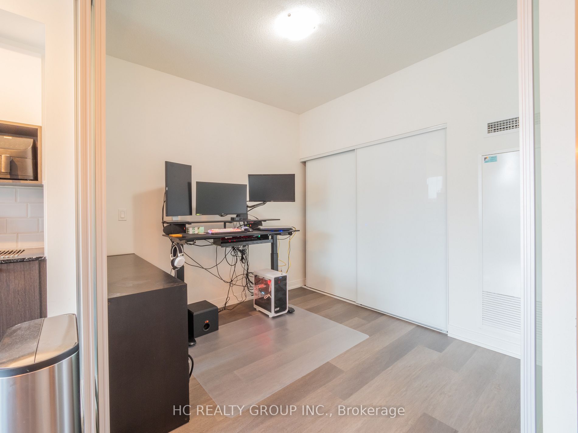 275 Village Green Sq, #216