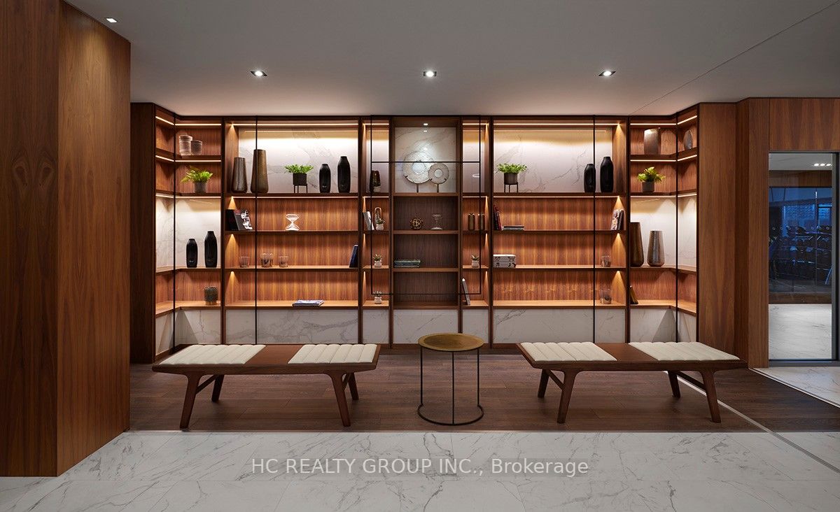275 Village Green Sq, #216