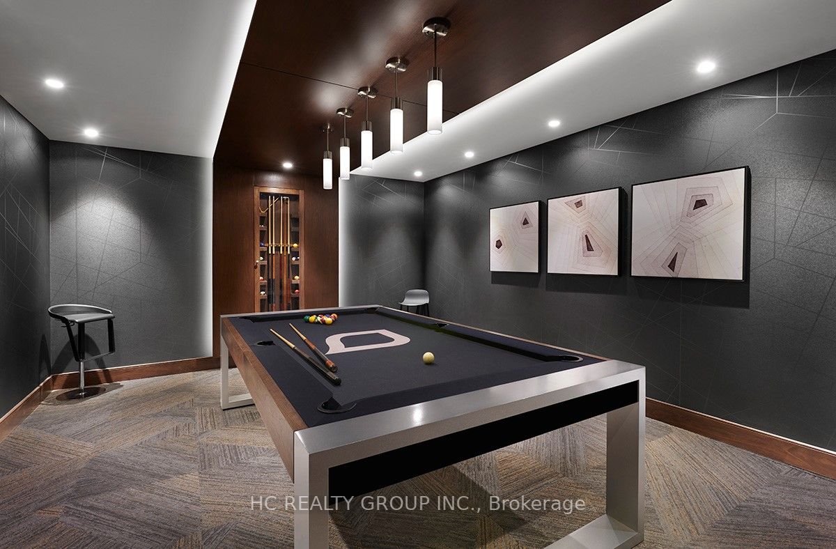 275 Village Green Sq, #216
