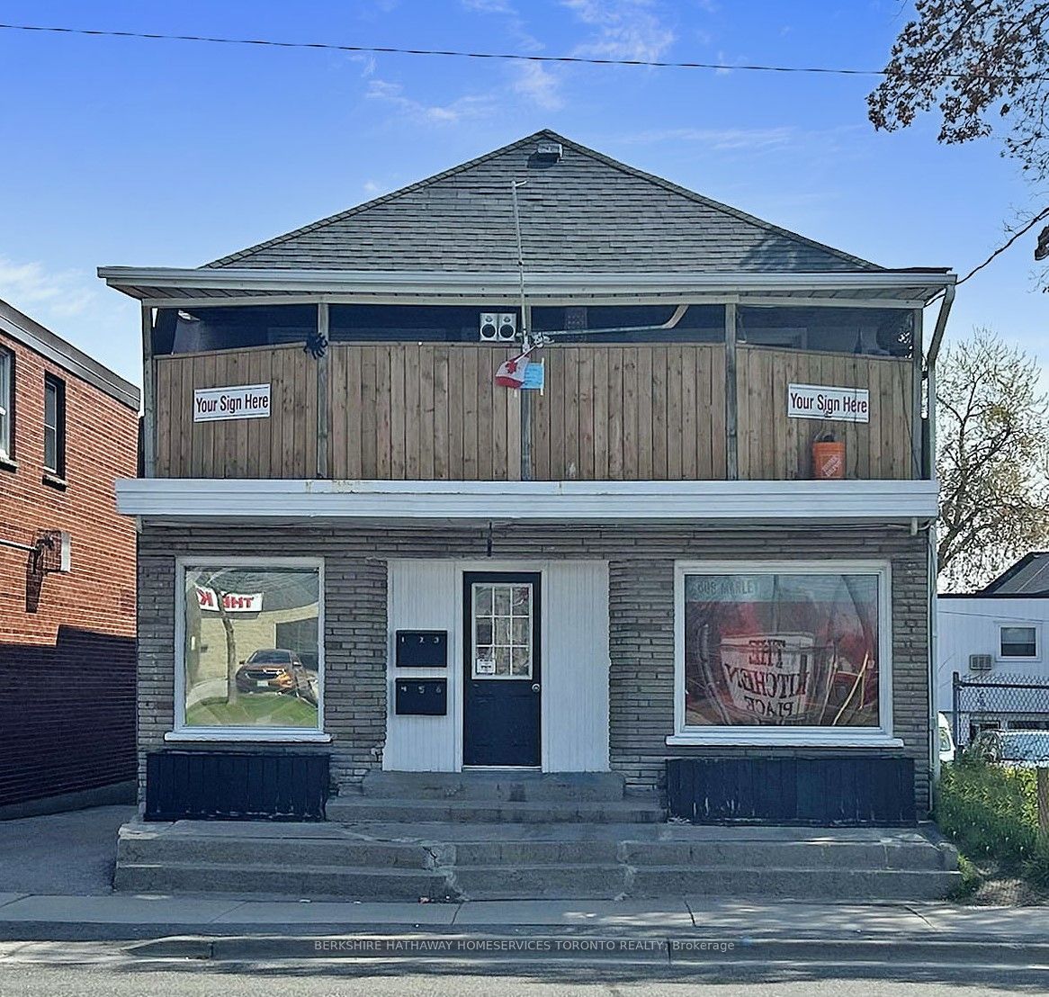381 Simcoe St S
