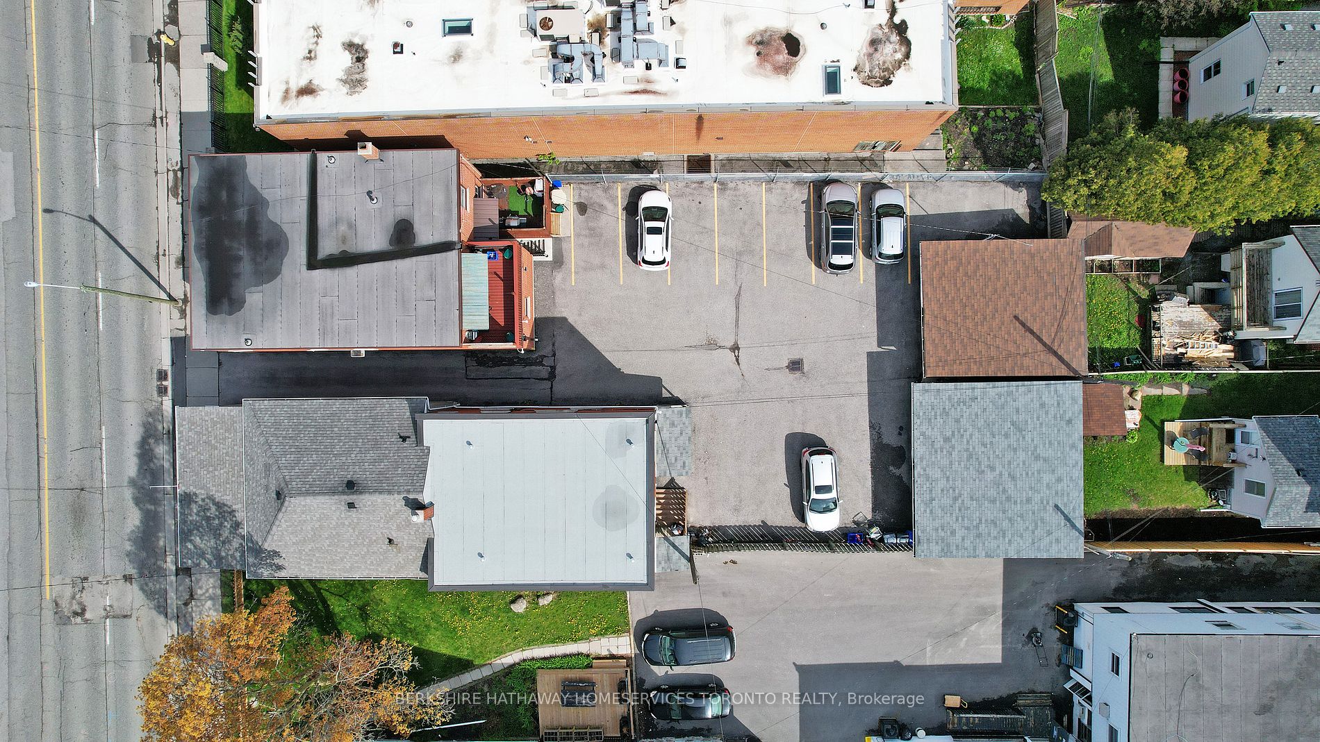 381 Simcoe St S