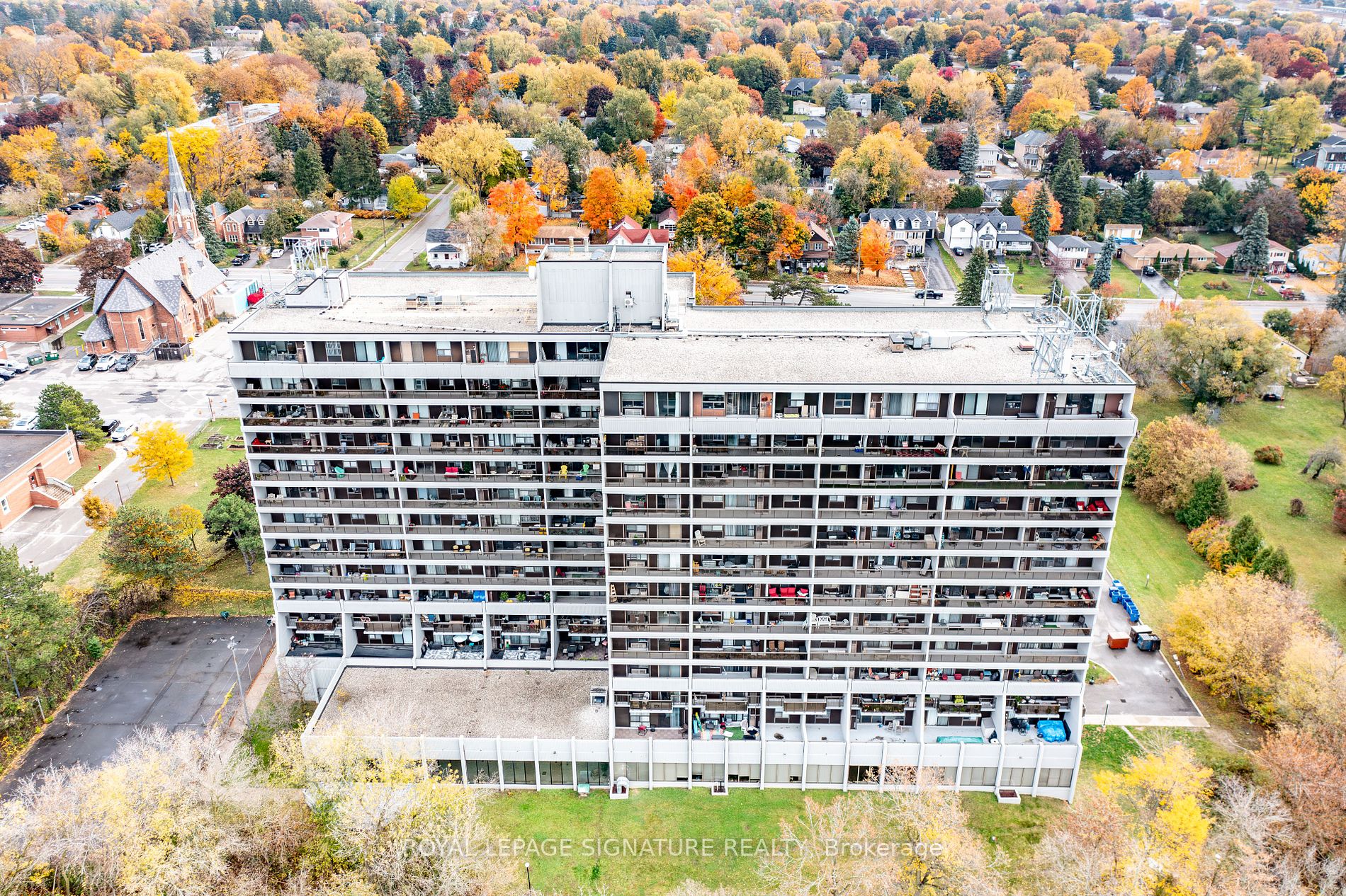 92 Church St S, #309