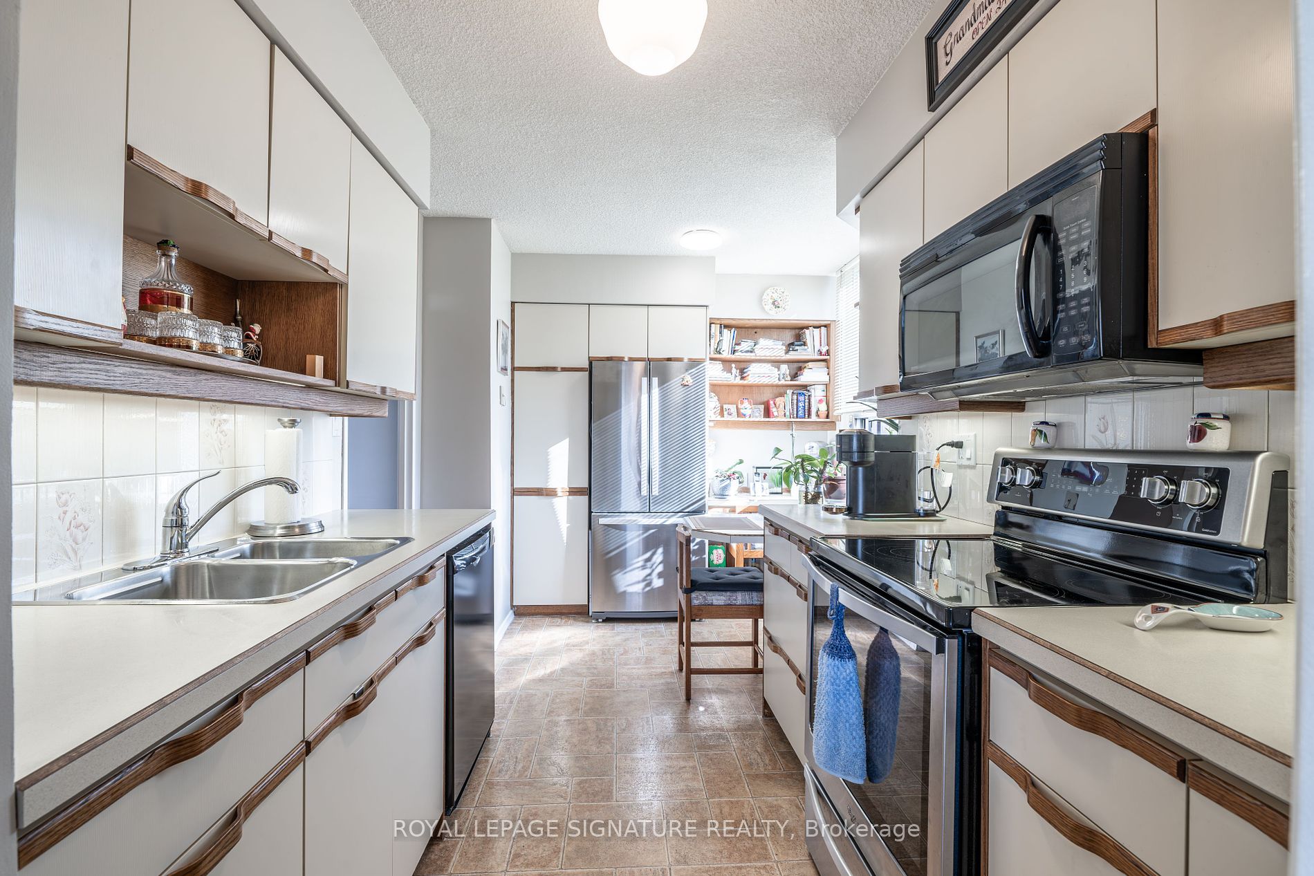 92 Church St S, #309