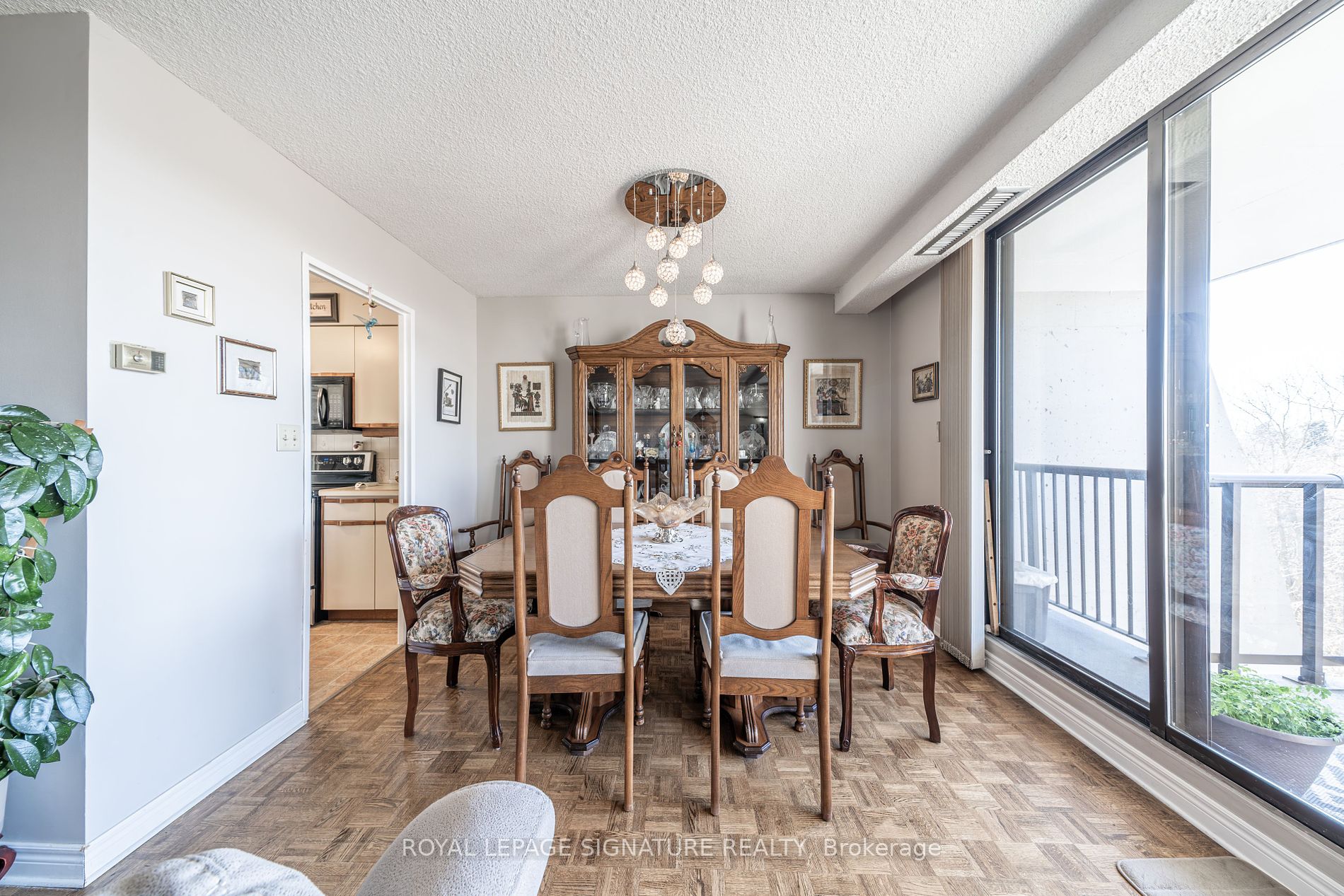 92 Church St S, #309