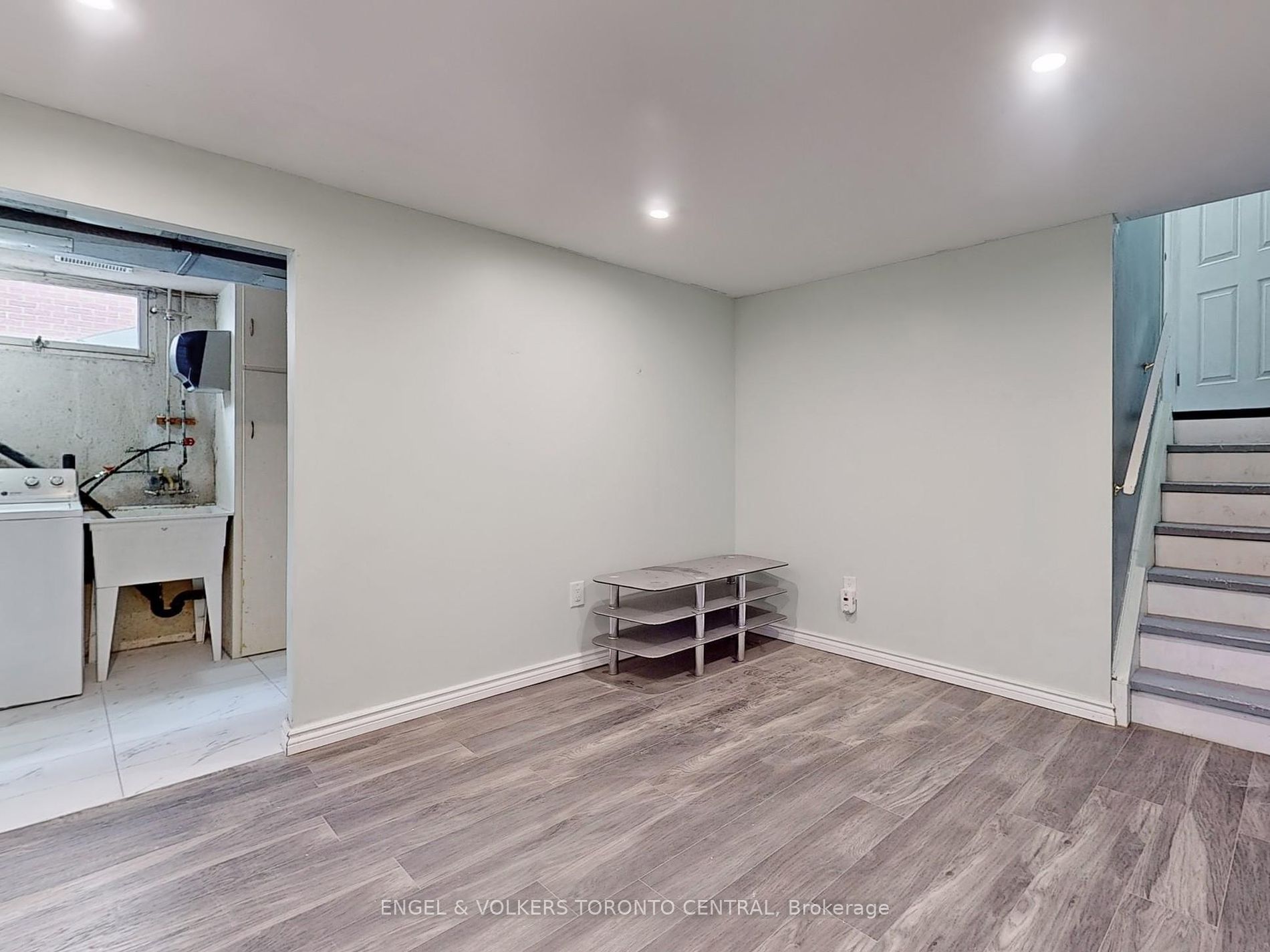 381 Surrey Drive