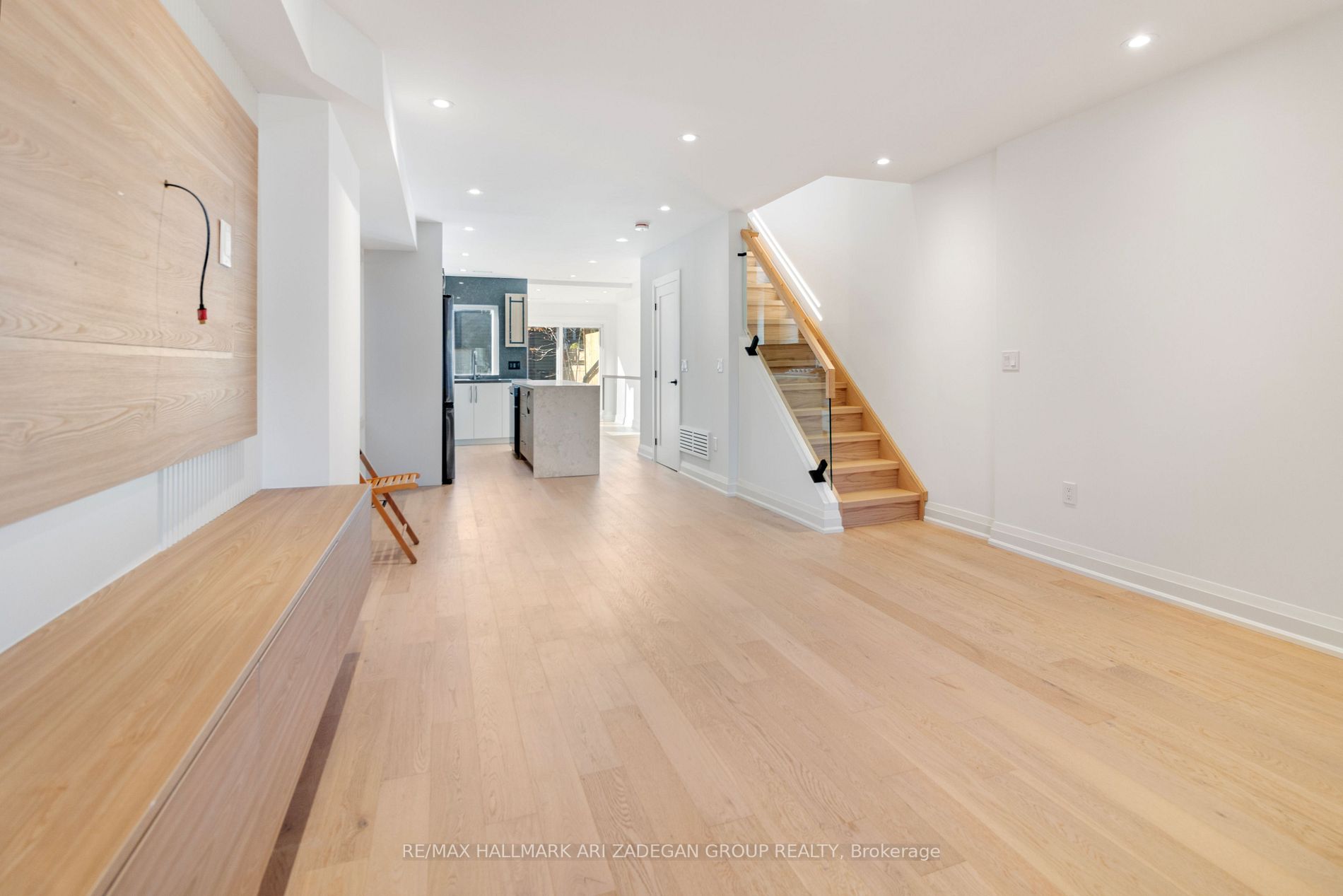 32 Billings Ave