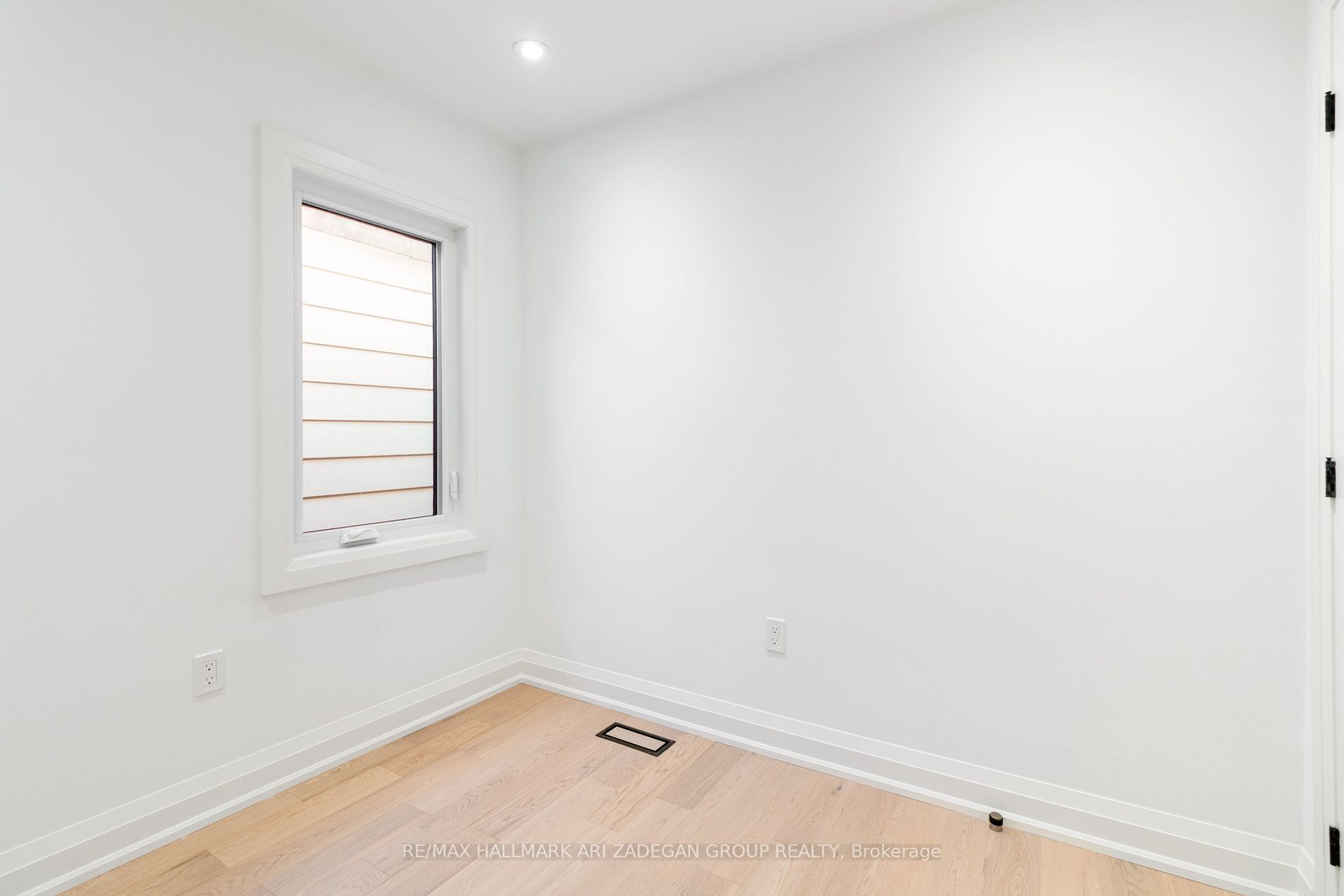 32 Billings Ave