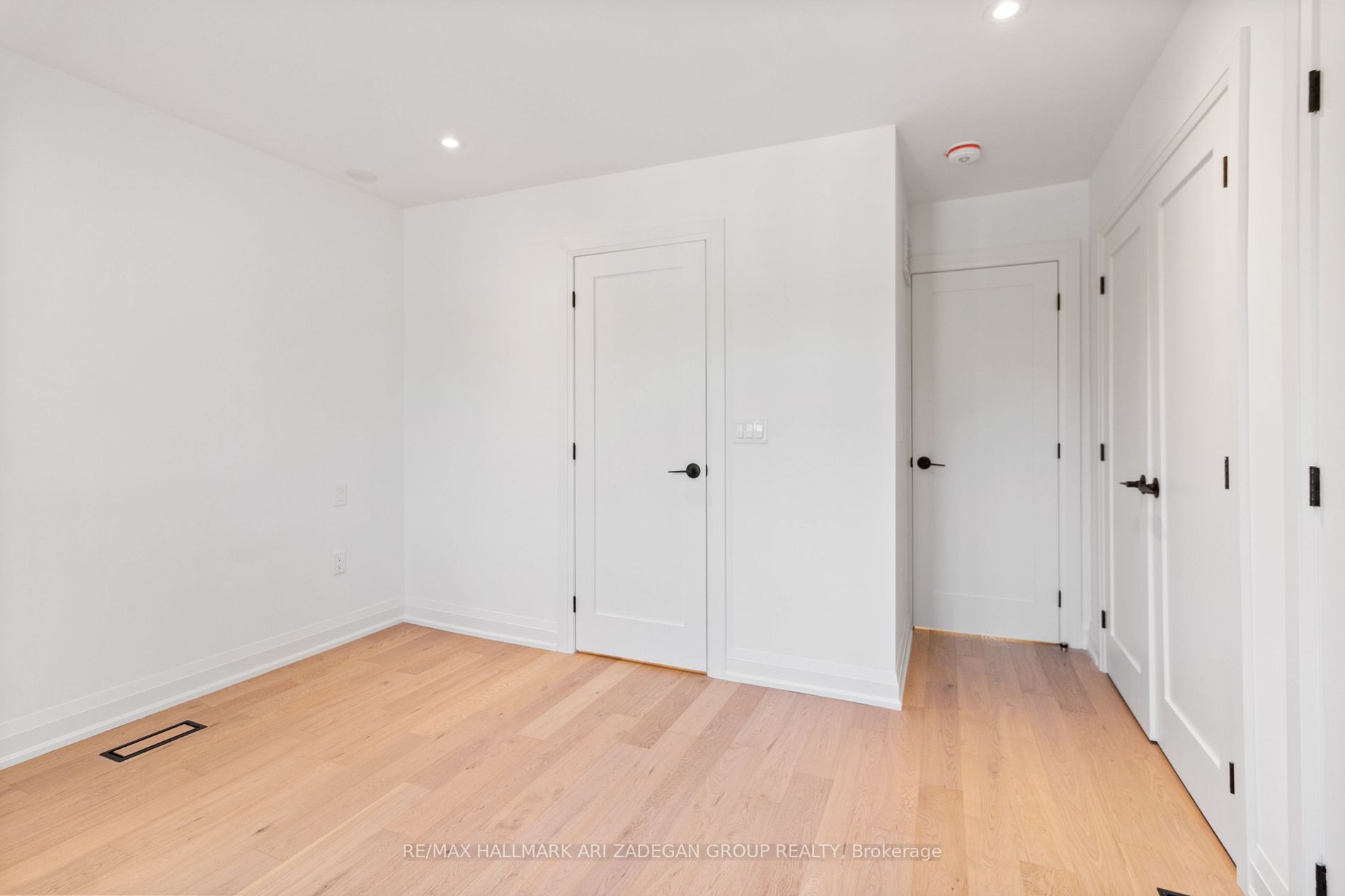 32 Billings Ave