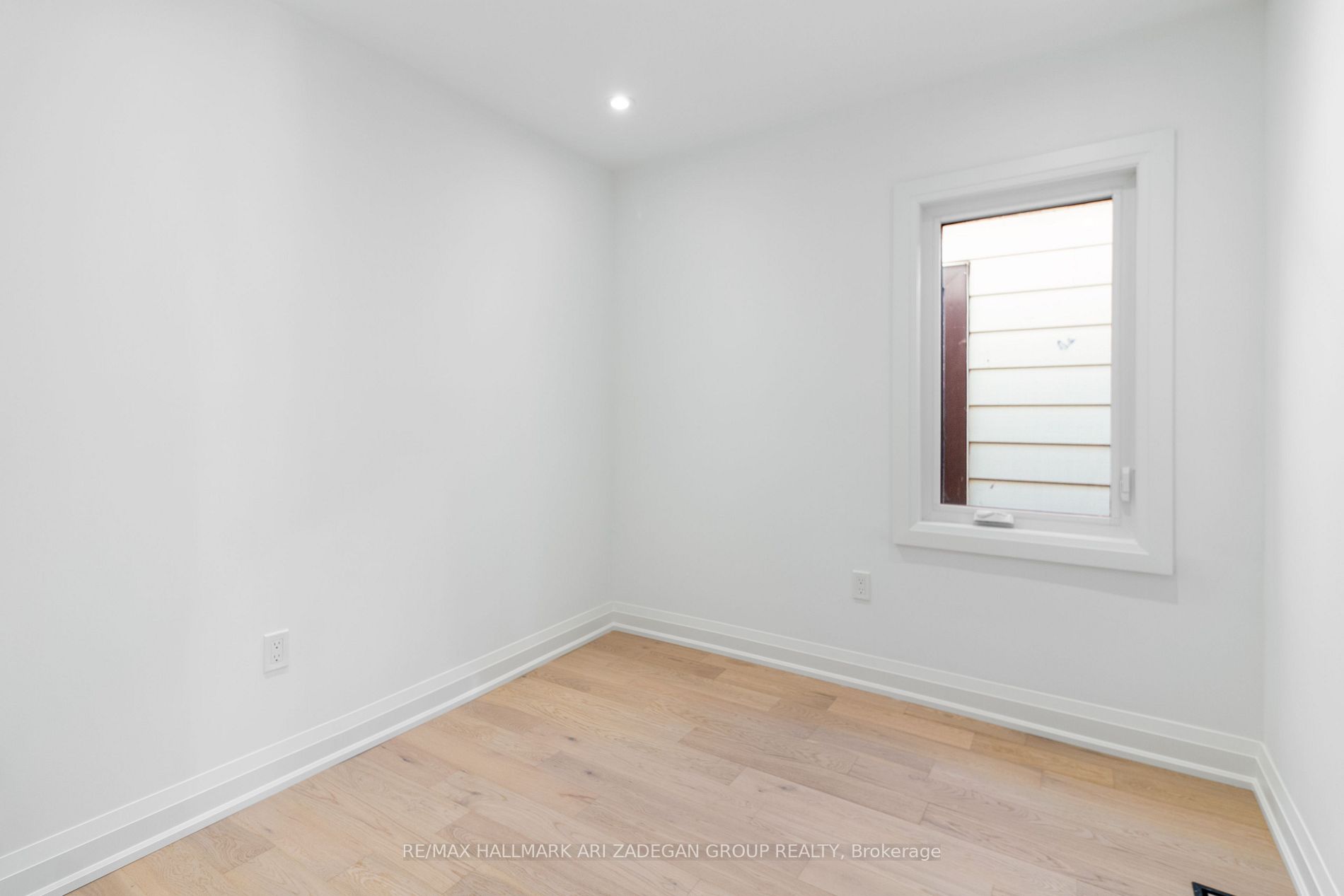 32 Billings Ave