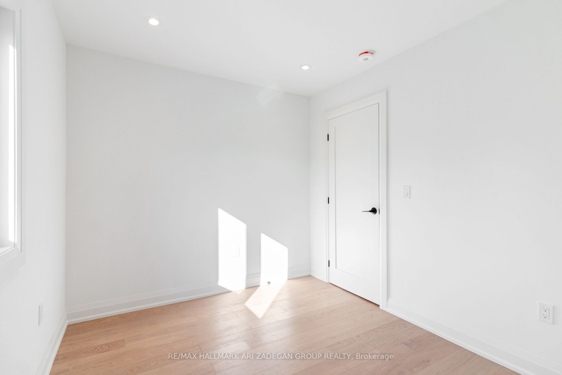 32 Billings Ave