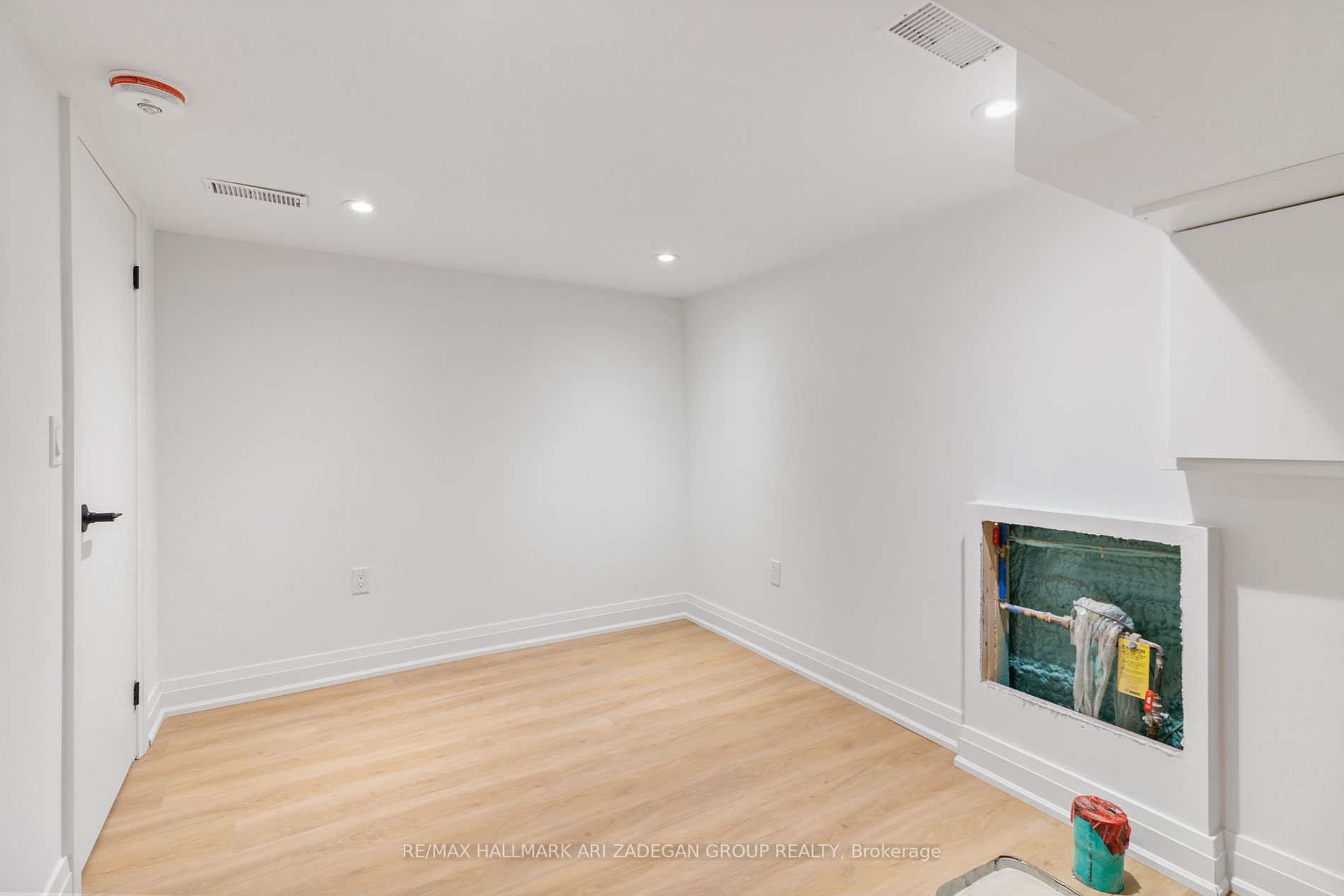 32 Billings Ave