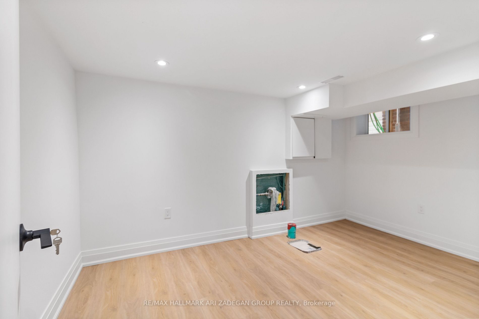 32 Billings Ave