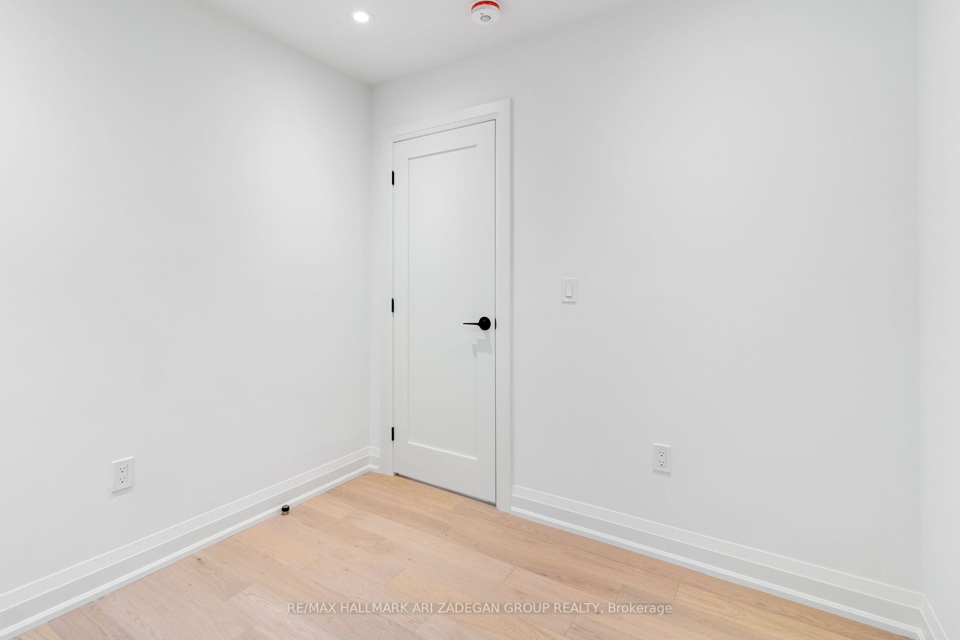 32 Billings Ave