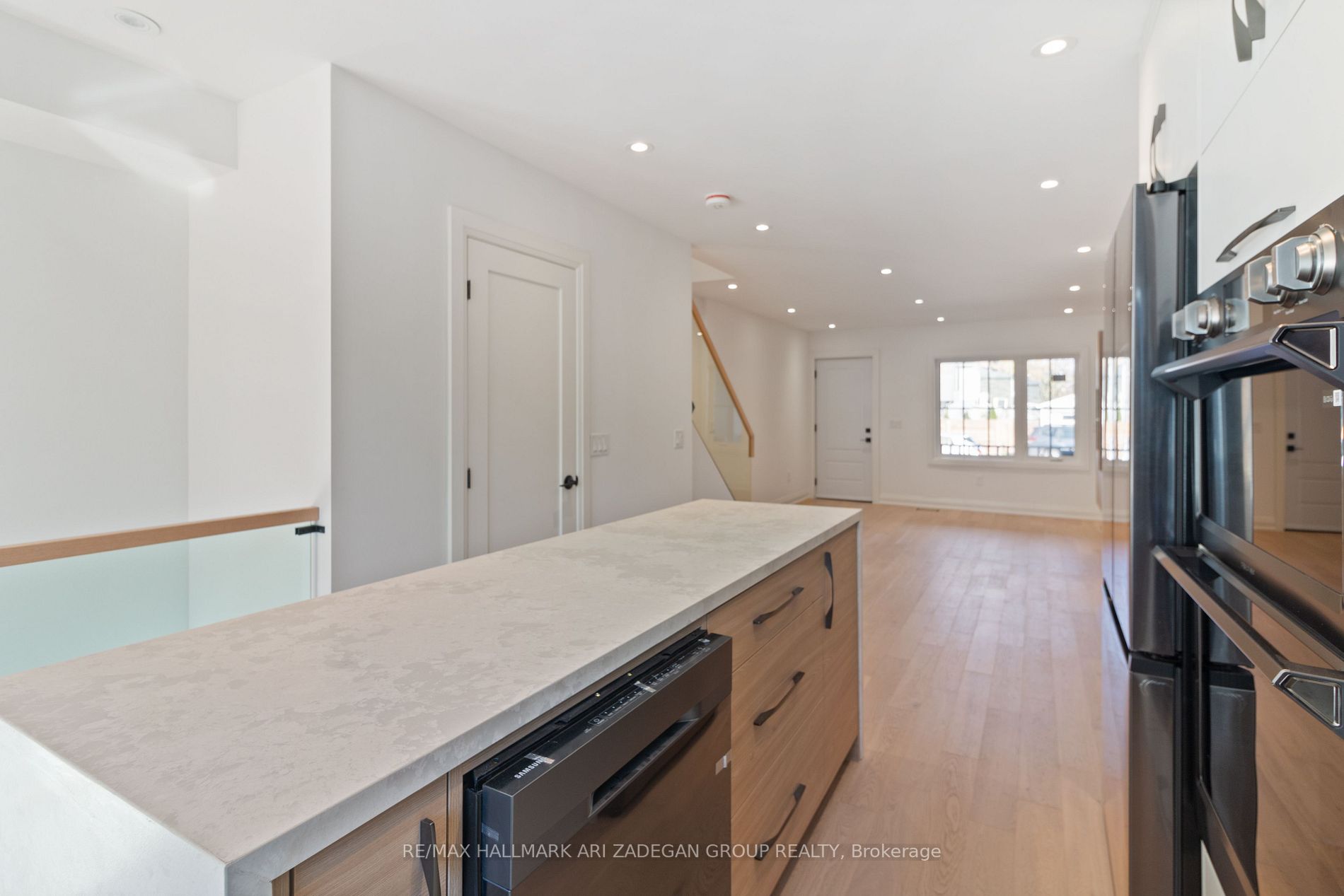 32 Billings Ave